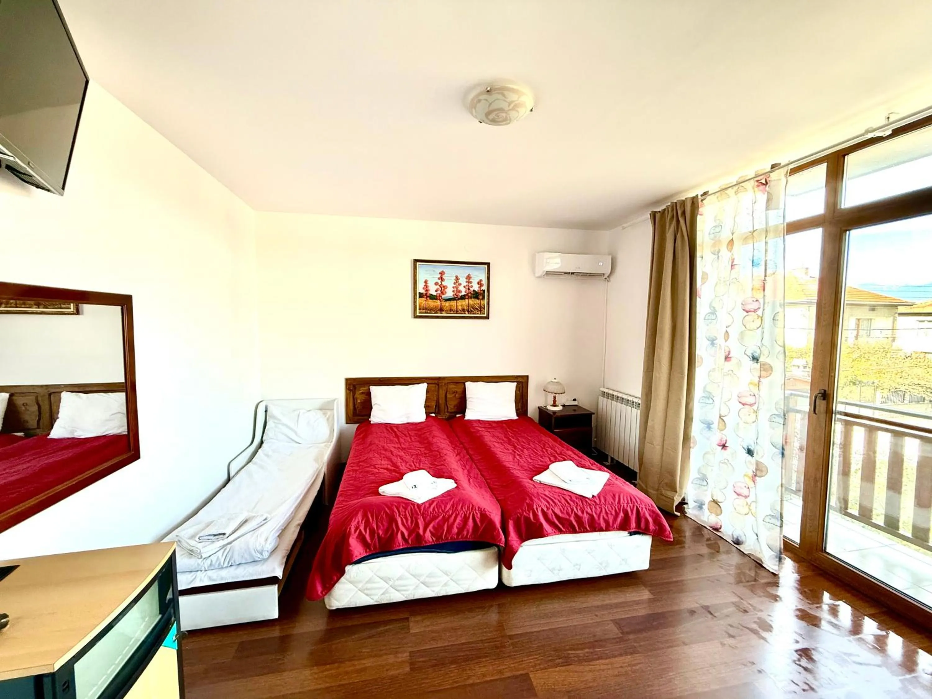 Photo of the whole room in Family Hotel Carpe Diem