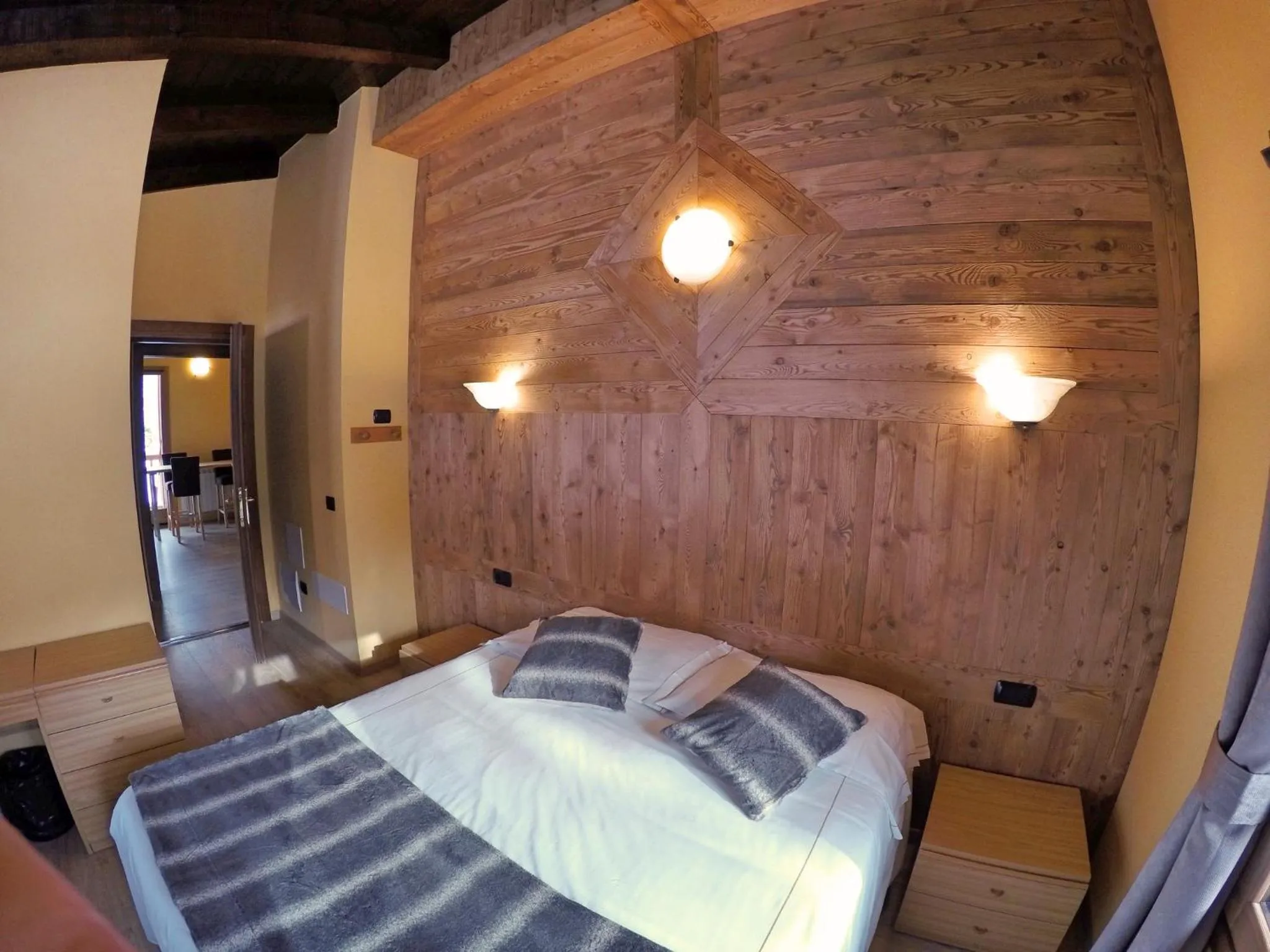 Photo of the whole room, Bed in Chalet Alpina Hotel & Apartments