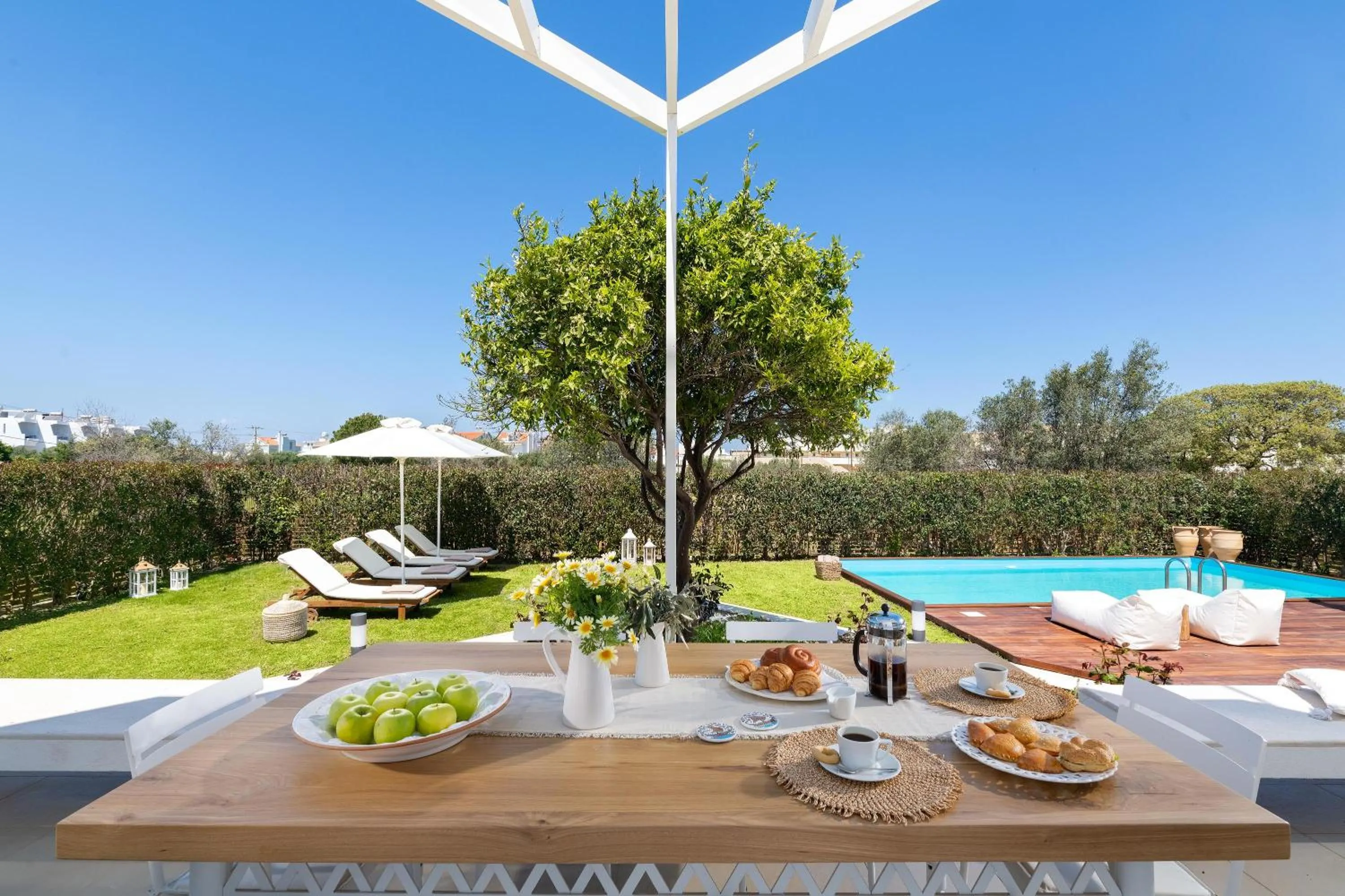 Love White Villa