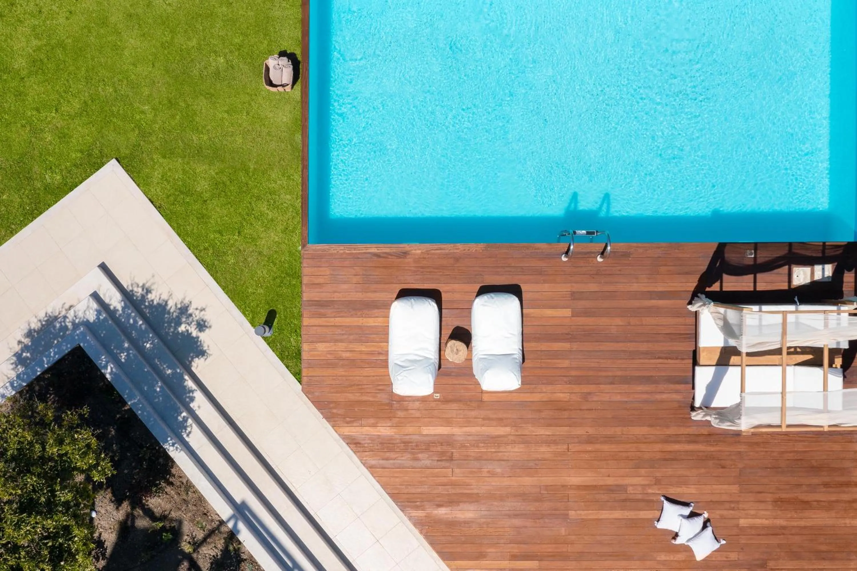 Love White Villa