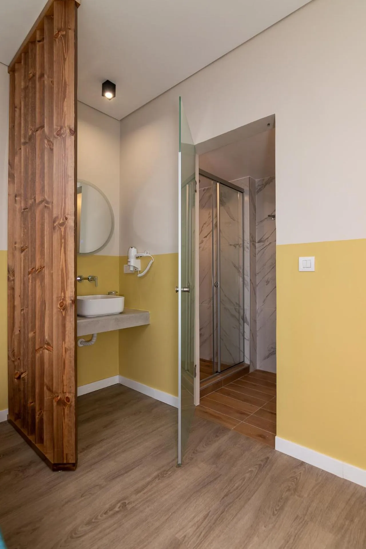 Bathroom in Dunlin Hotel