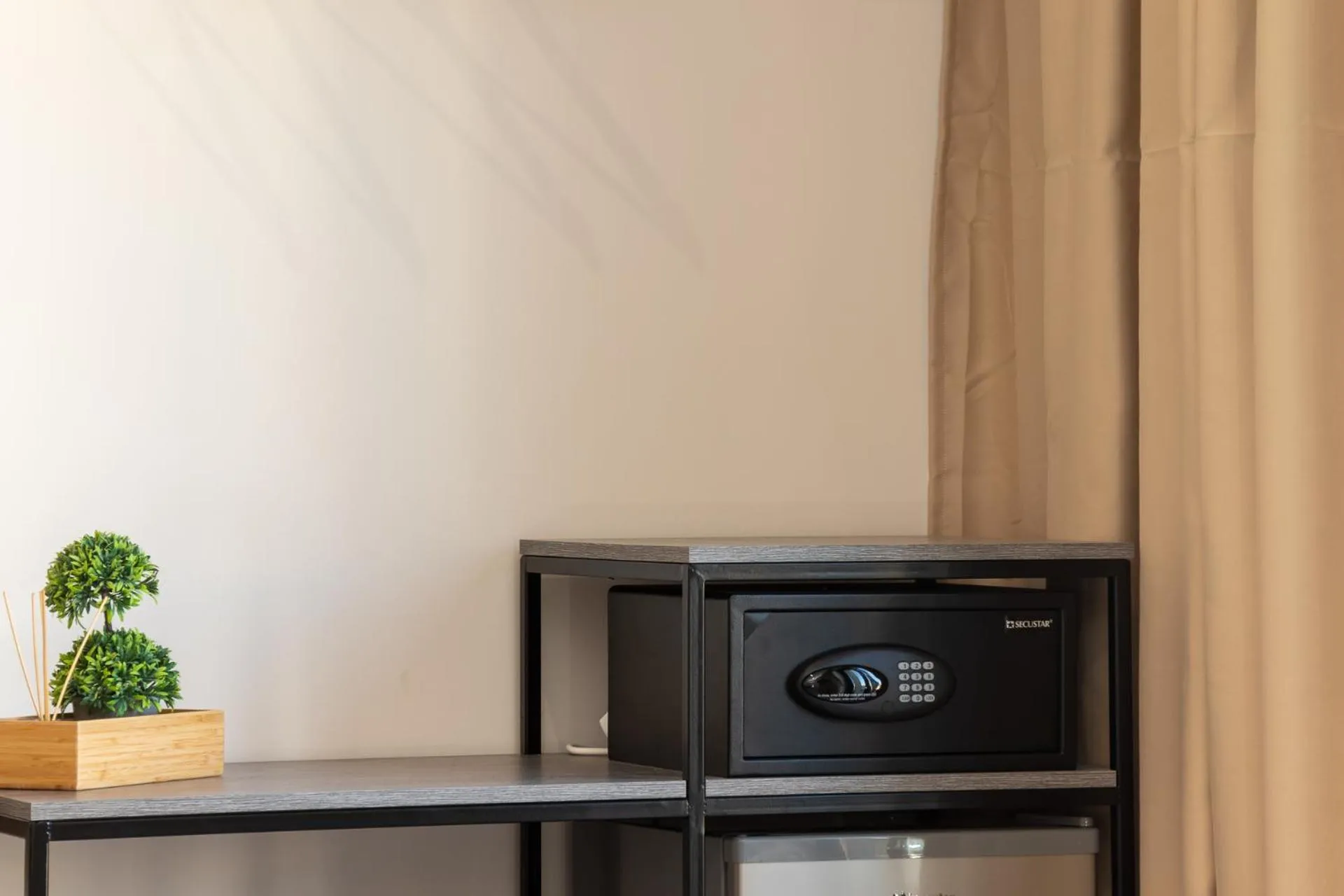 safe in Dunlin Hotel