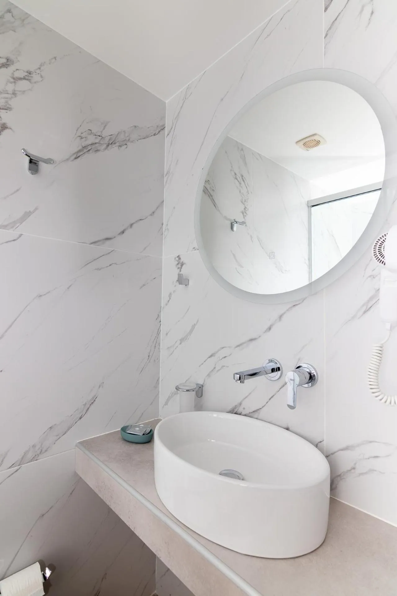 Bathroom in Dunlin Hotel