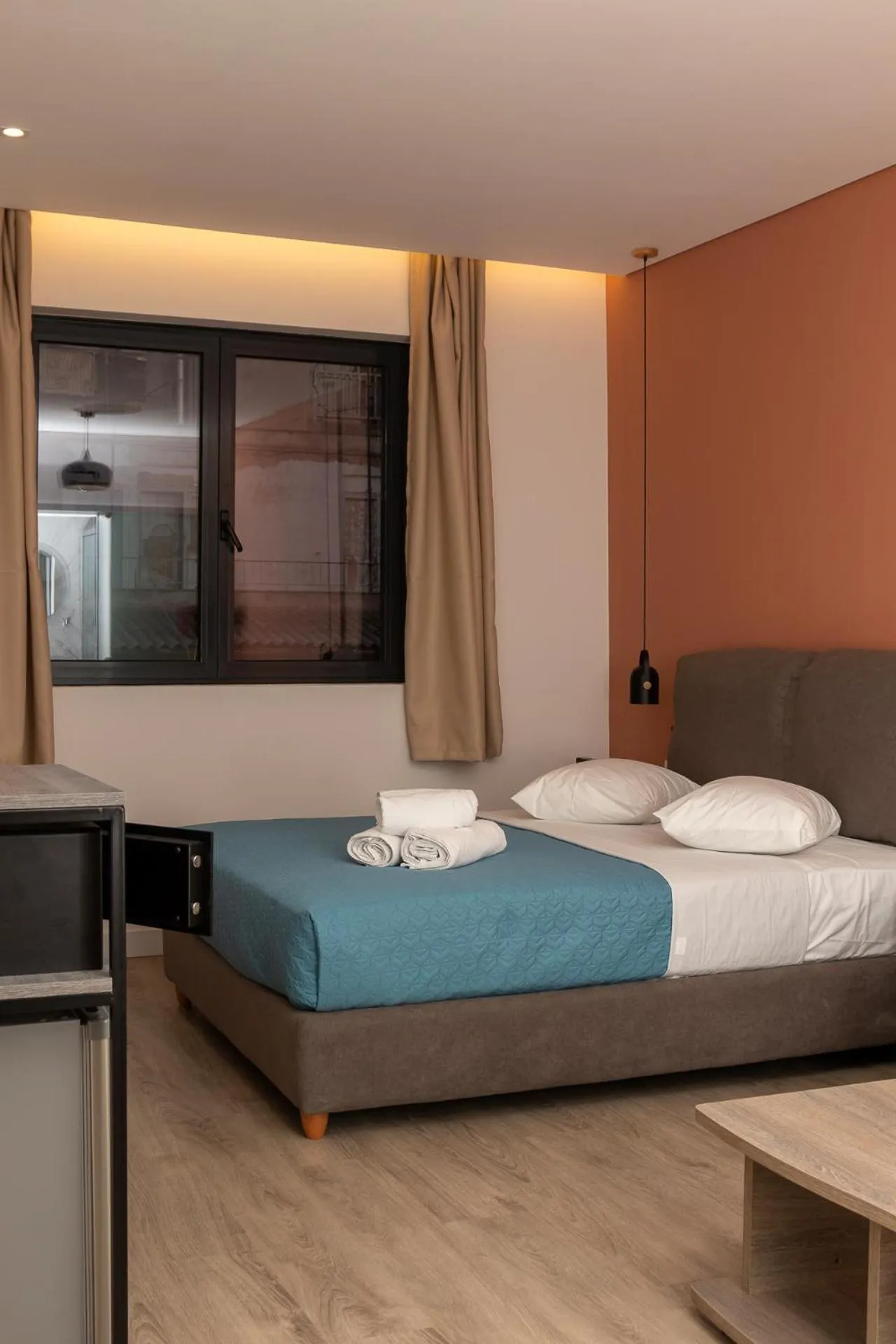 Bedroom, Bed in Dunlin Hotel