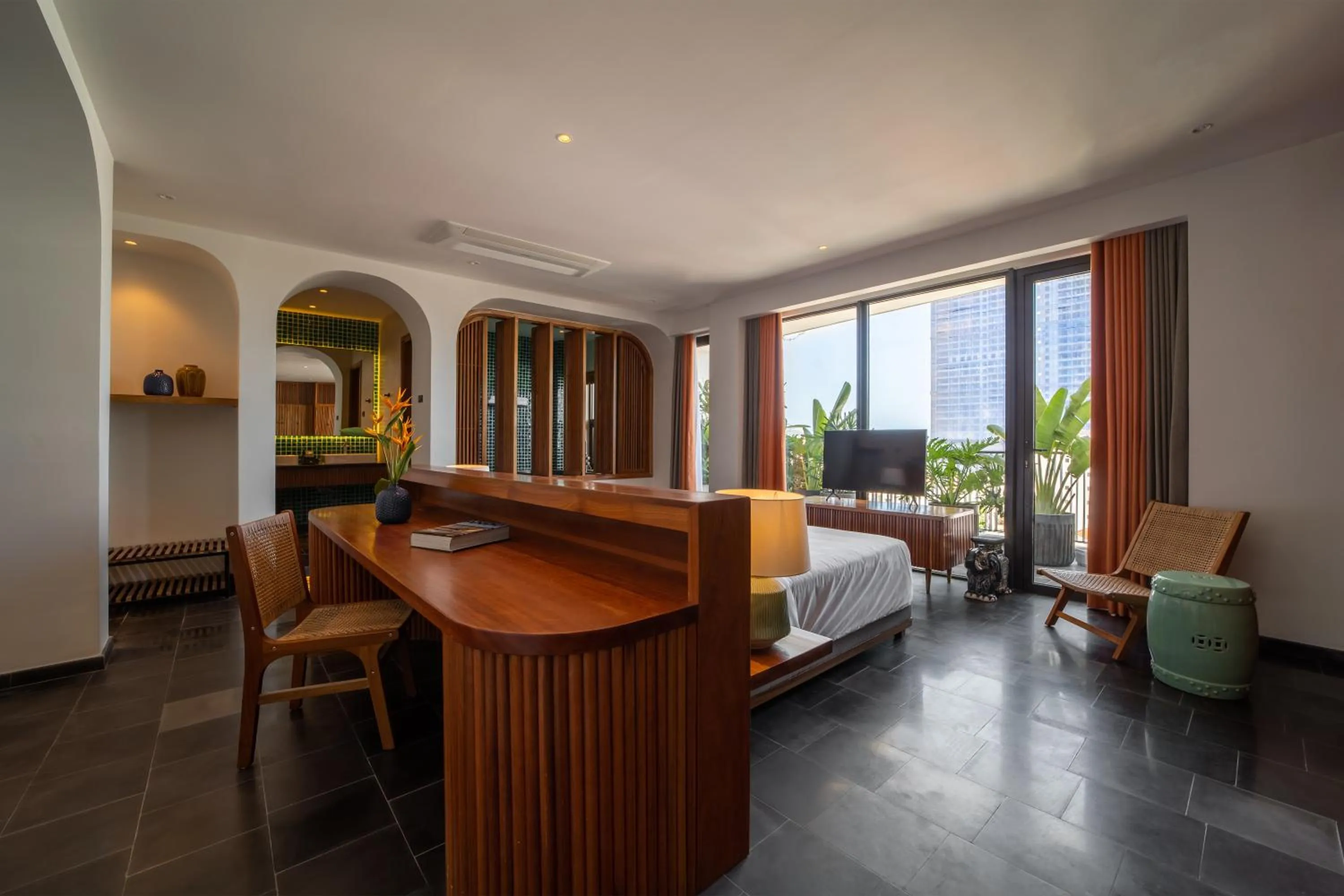 Seating area, Bed in Le Mint Hotel Quy Nhơn