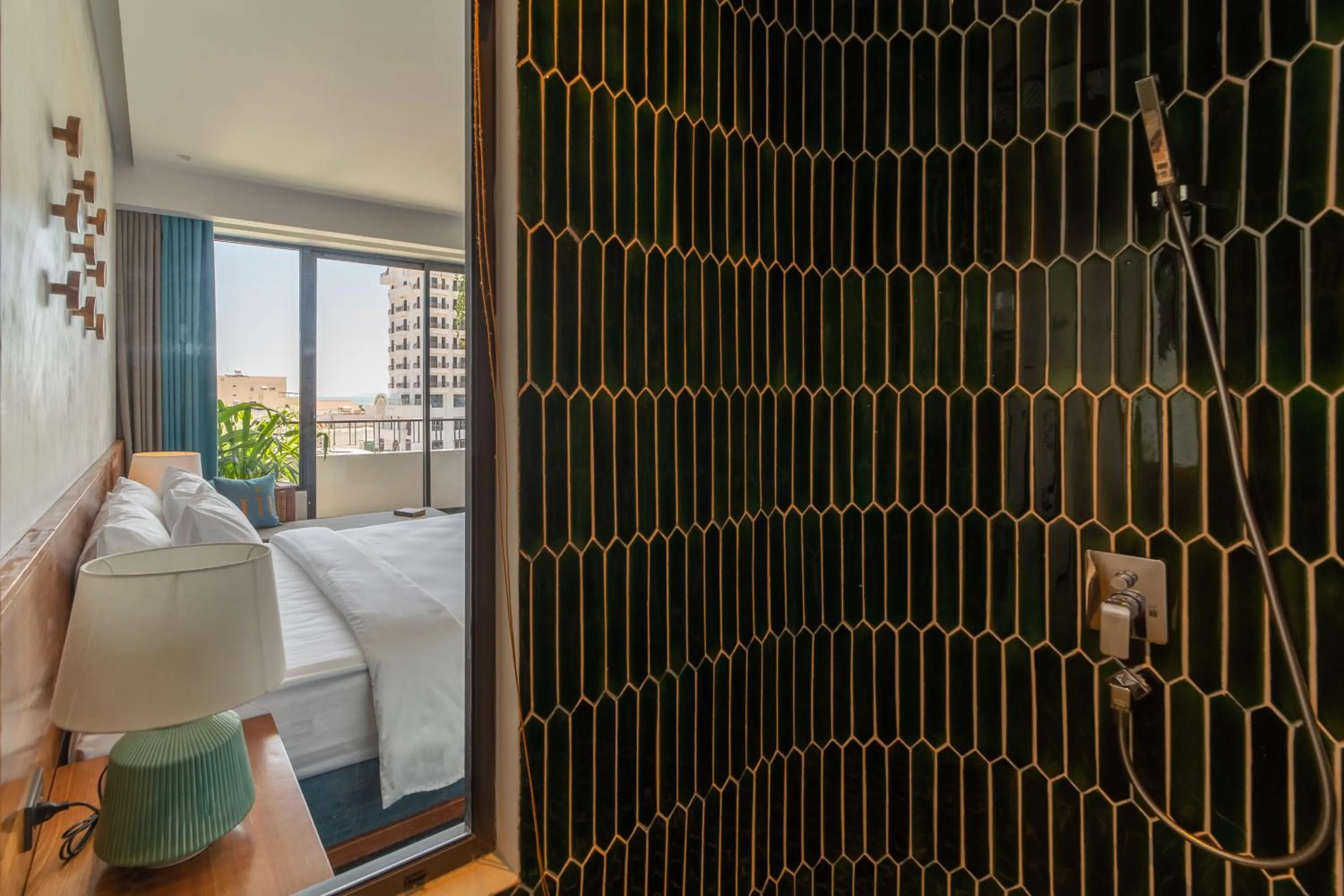 Bathroom, Bed in Le Mint Hotel Quy Nhơn