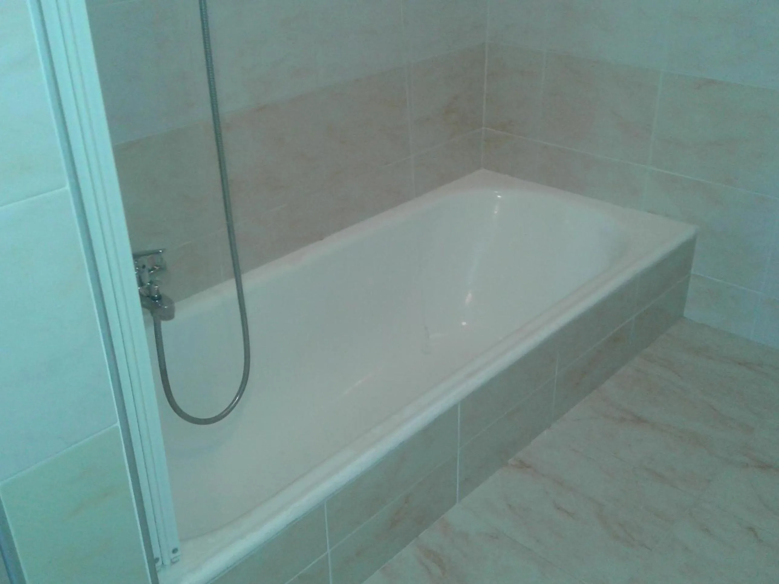 Shower in Hotel Astoria