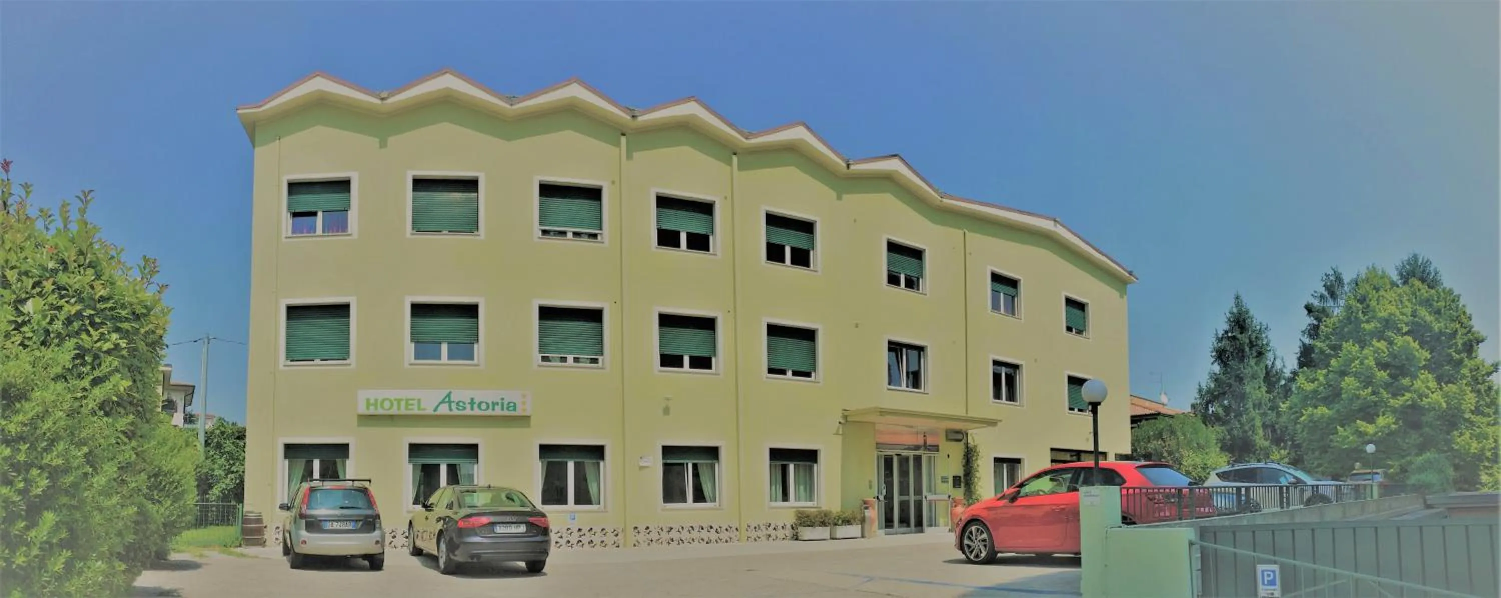 Facade/entrance in Hotel Astoria