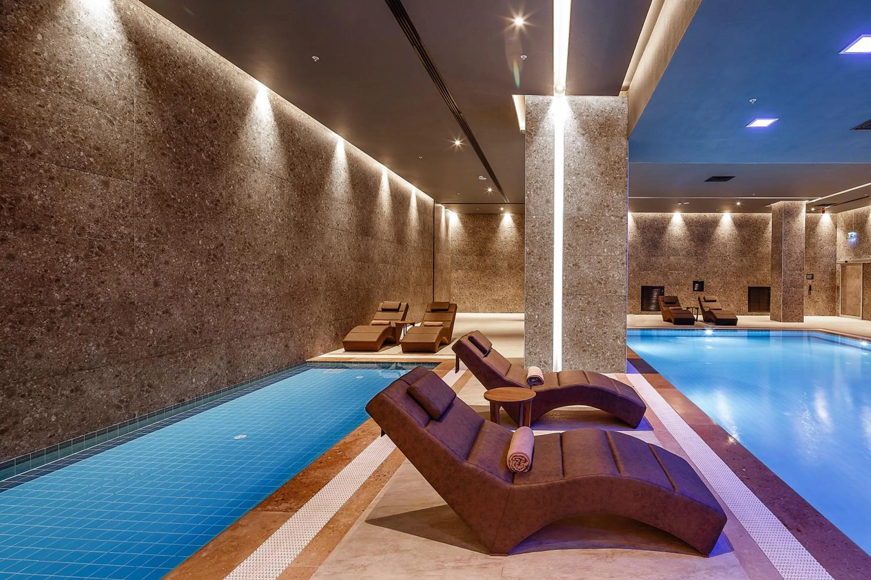 Swimming pool in Dedeman Kartepe Kocaeli