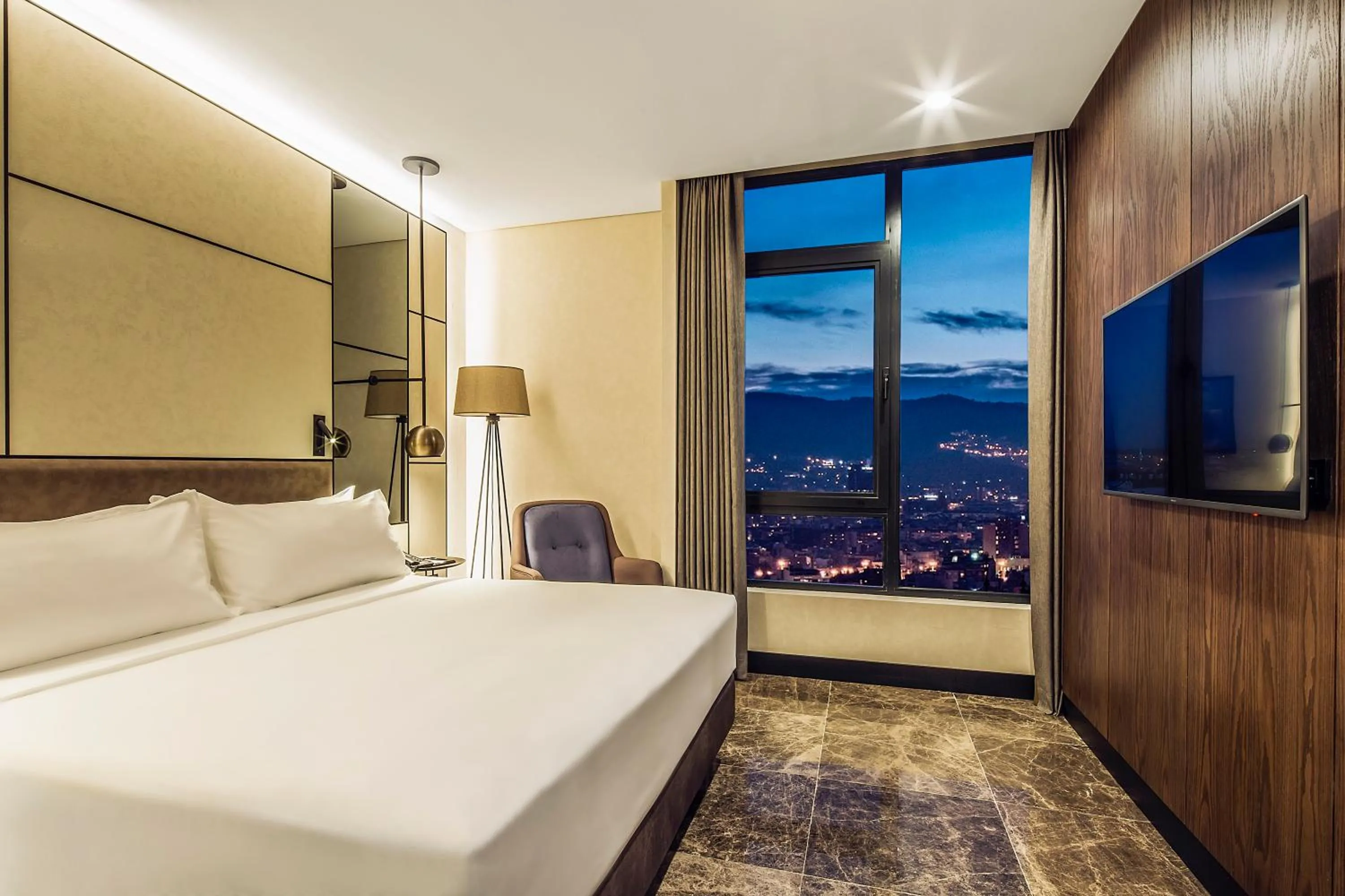 Photo of the whole room, Bed in Dedeman Kartepe Kocaeli