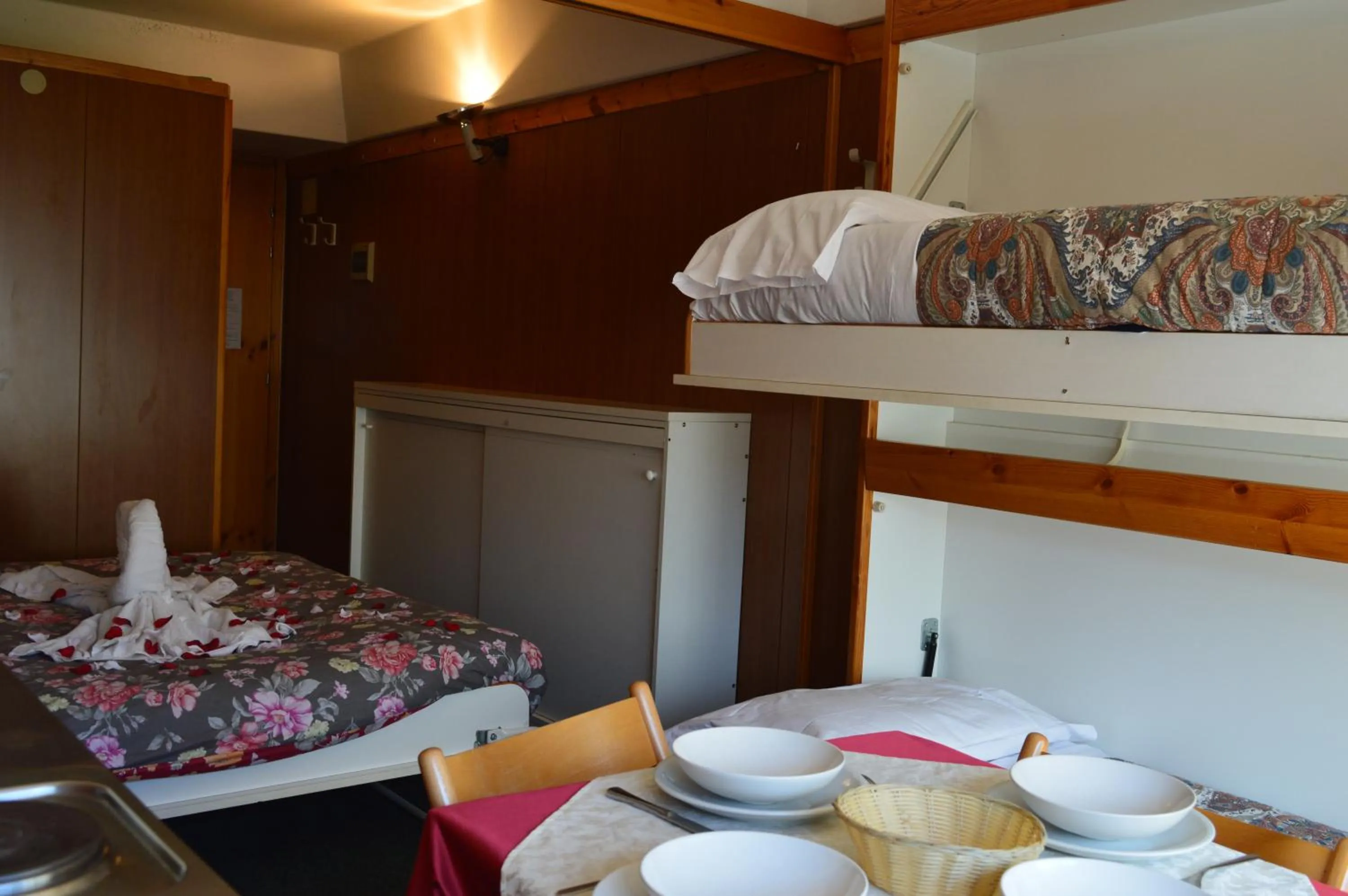 Photo of the whole room, Bed in Residence Il Vigo di Marilleva