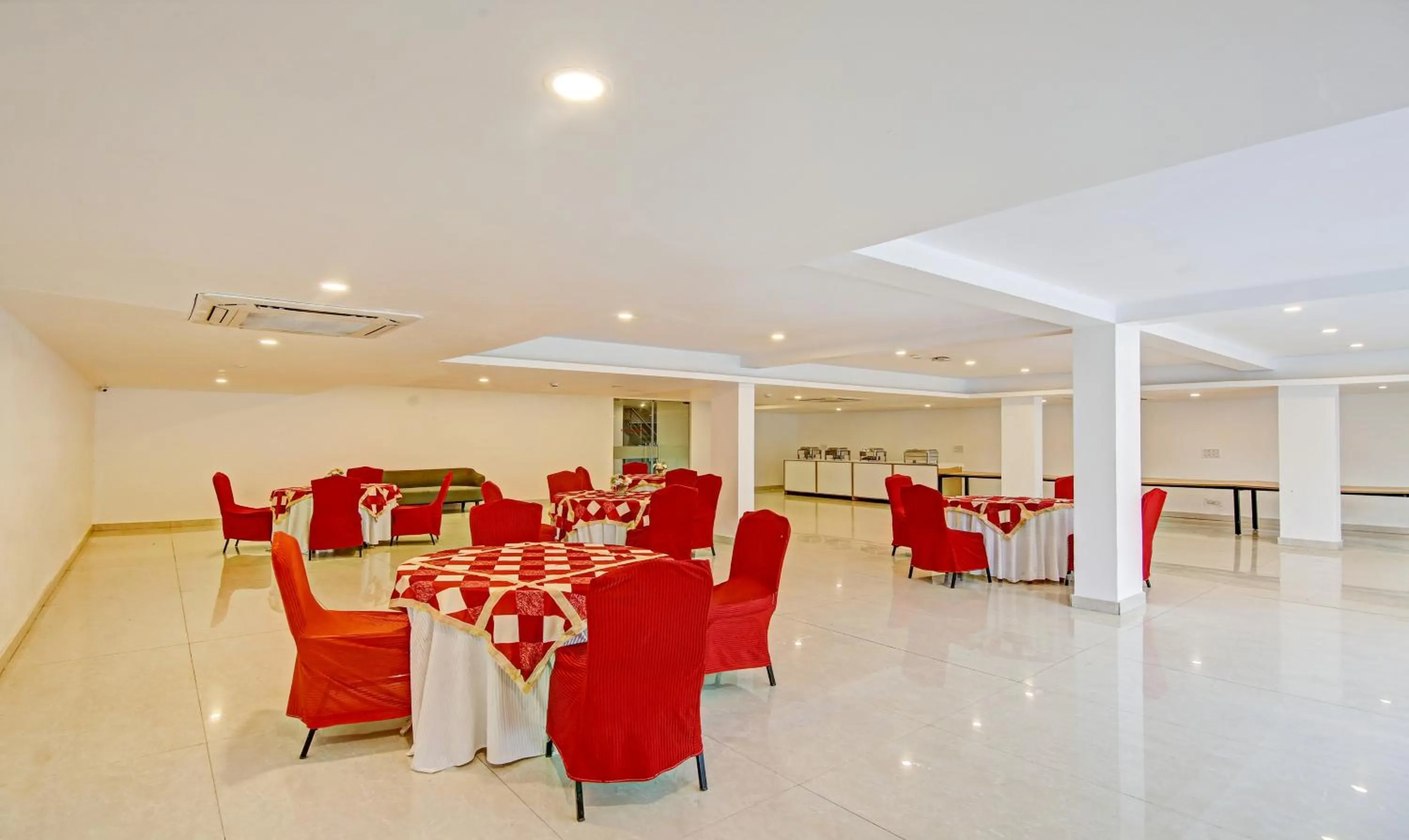 Restaurant/places to eat in Treebo Ahinsa Residency Sohna Road