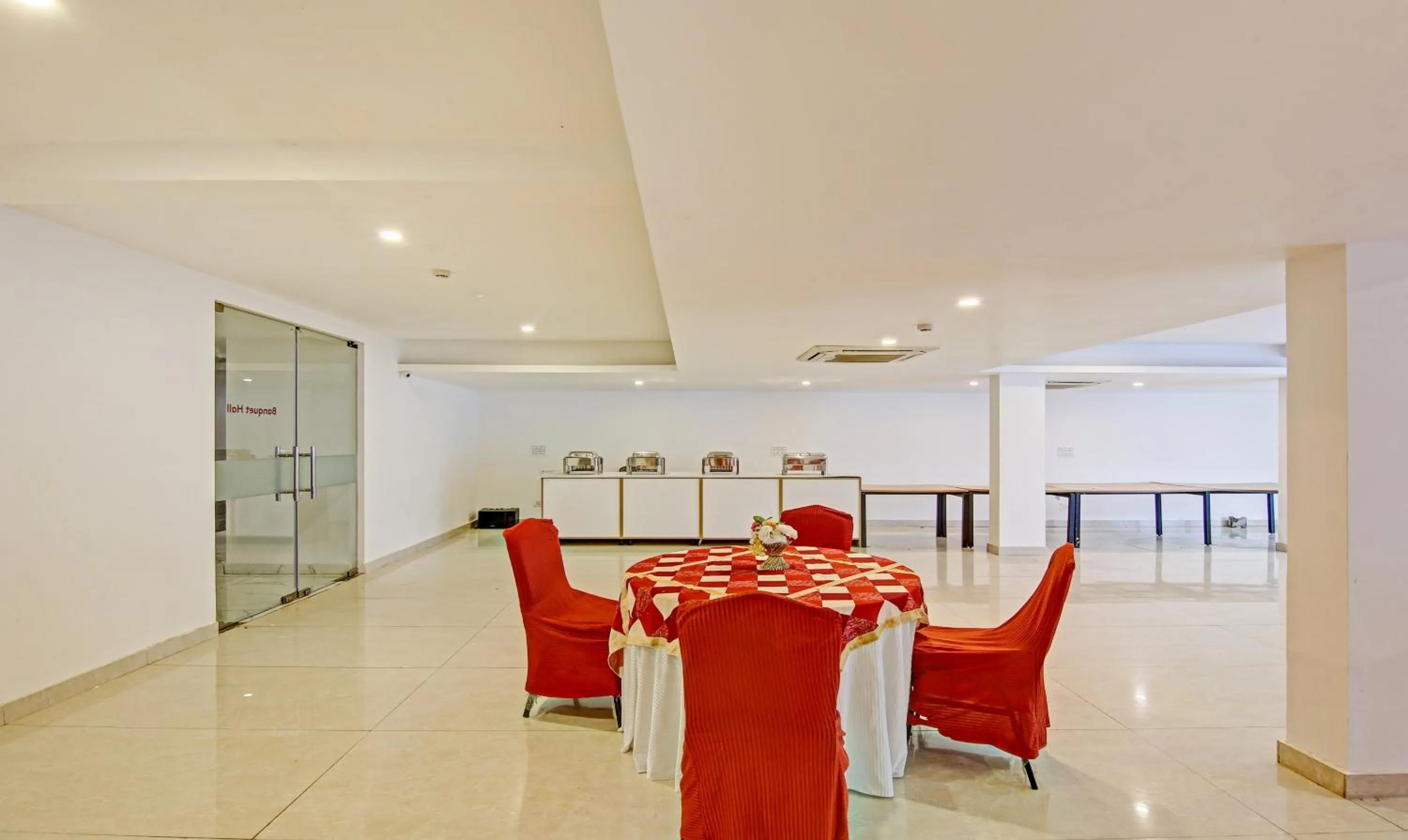 Restaurant/places to eat in Treebo Ahinsa Residency Sohna Road