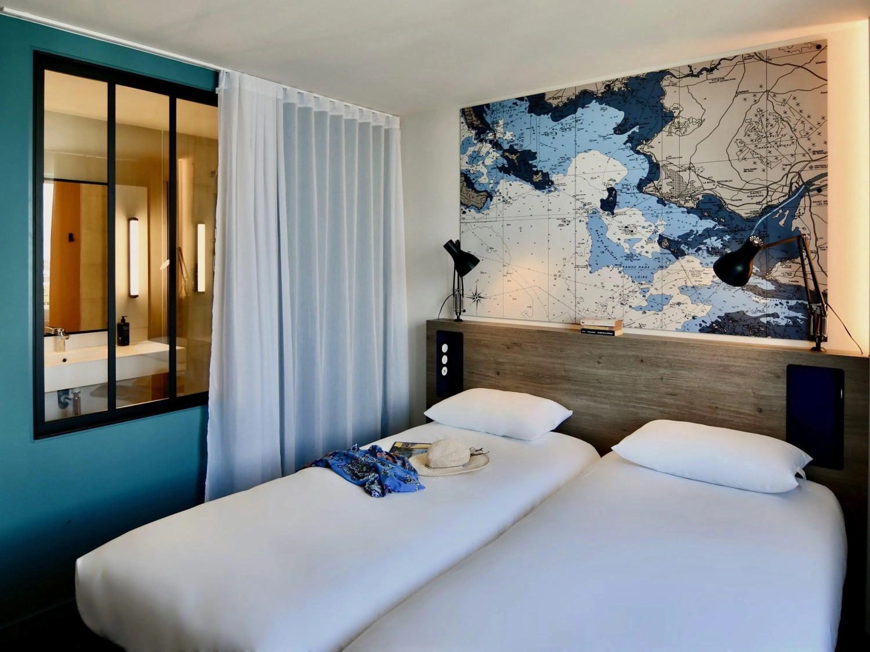 Bedroom, Bed in ibis Styles Saint Nazaire Centre Gare