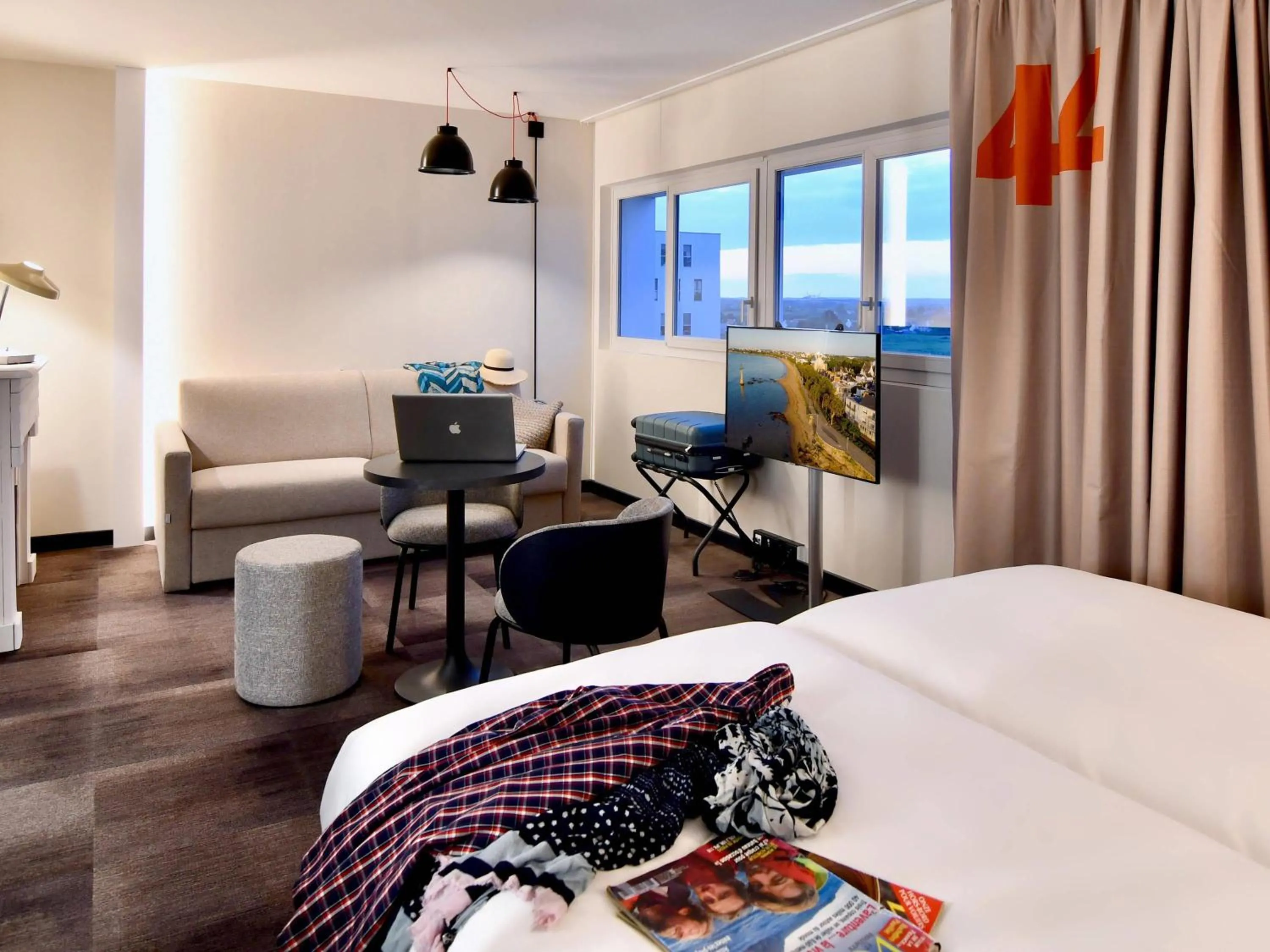 Bedroom, Bed in ibis Styles Saint Nazaire Centre Gare