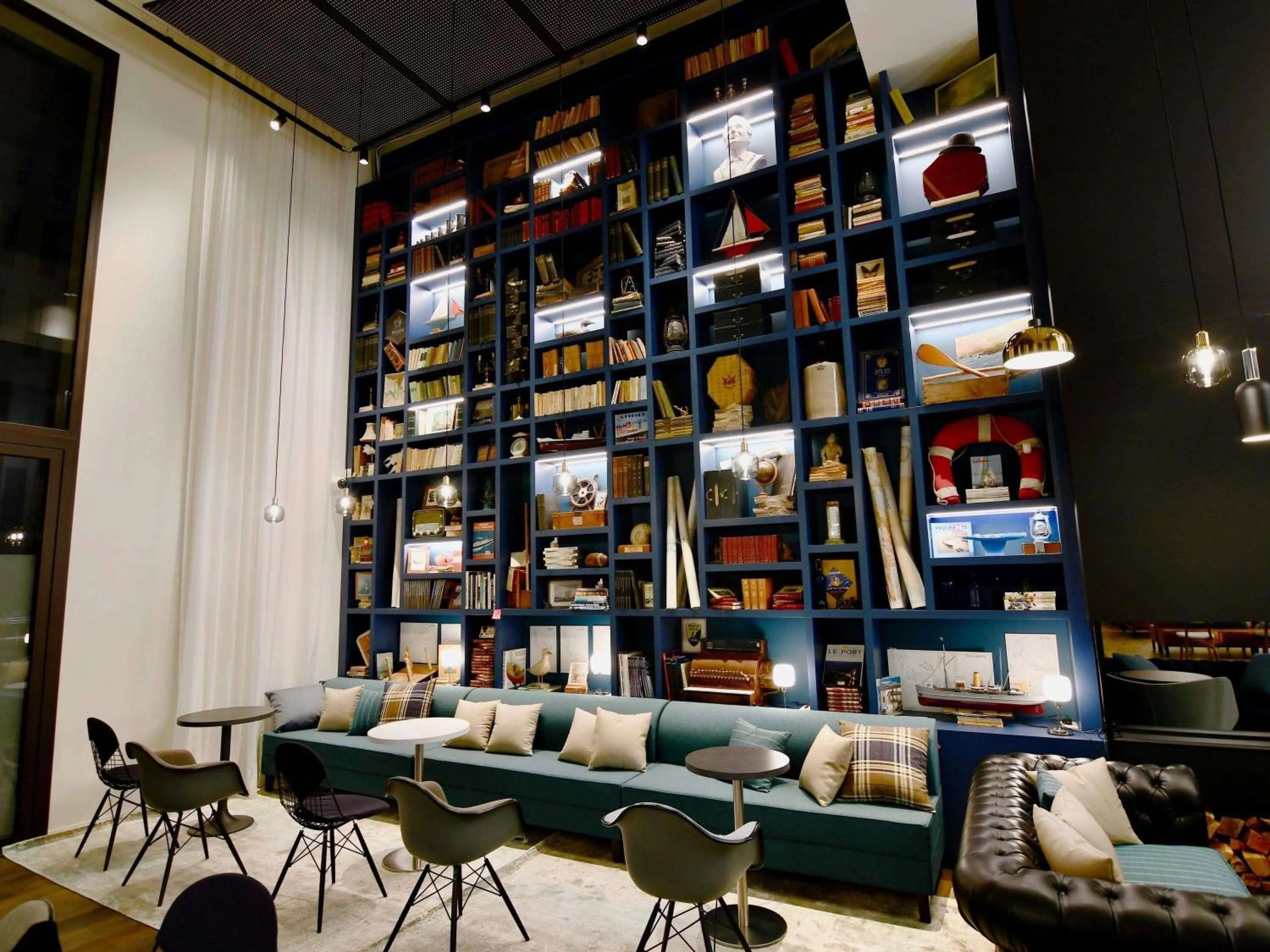 Restaurant/places to eat in ibis Styles Saint Nazaire Centre Gare