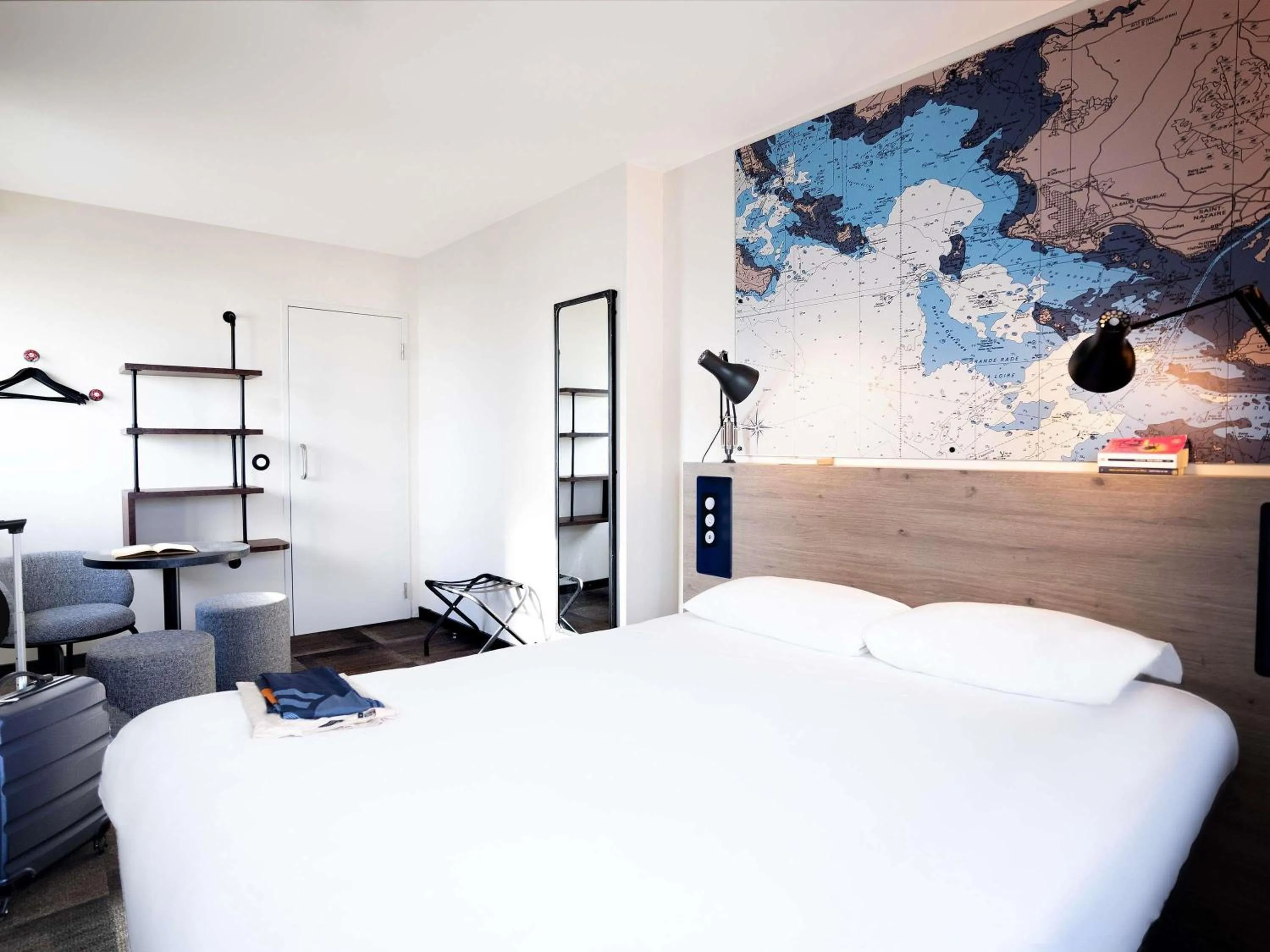 Bedroom, Bed in ibis Styles Saint Nazaire Centre Gare