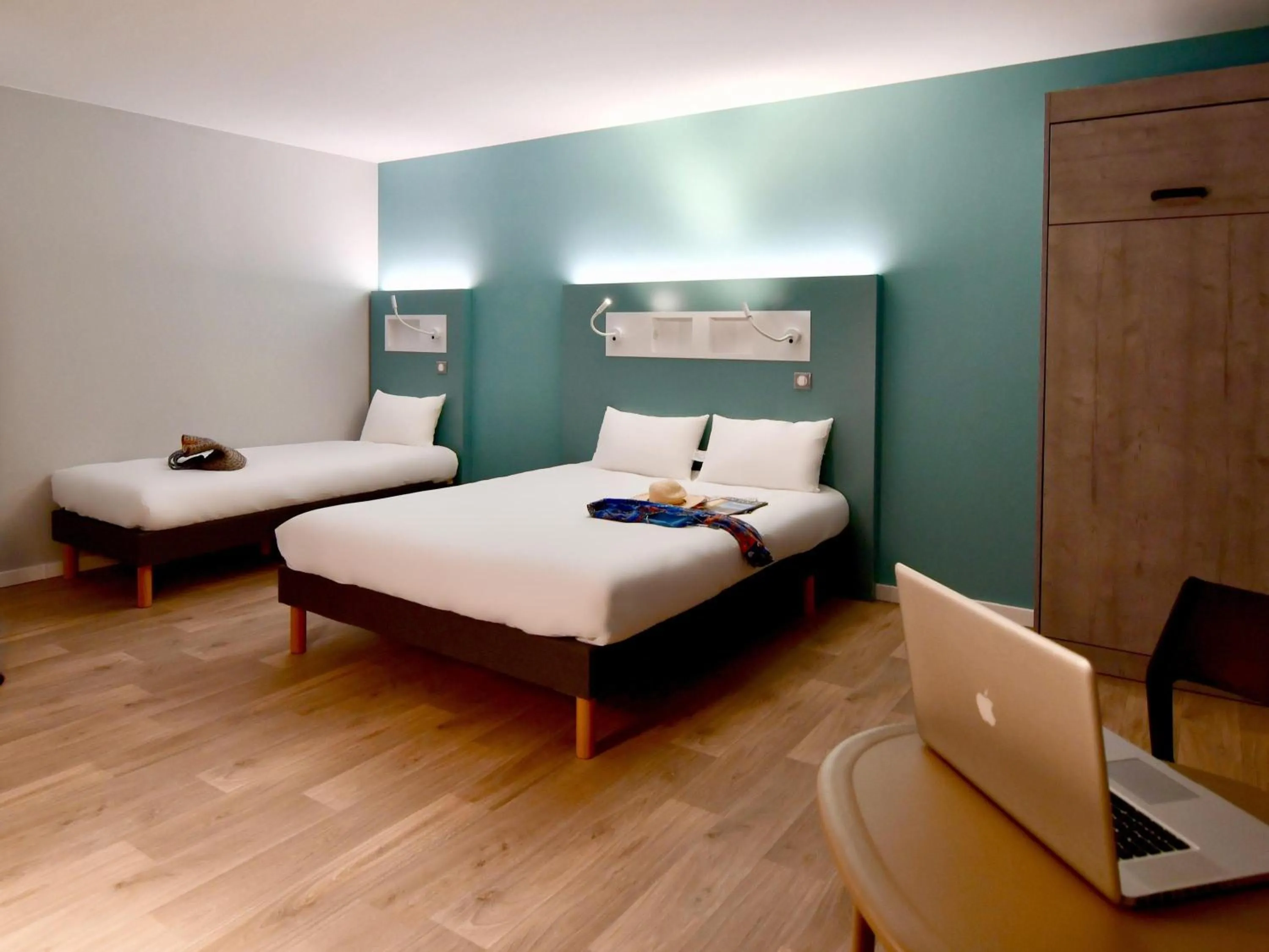 Bedroom, Bed in ibis budget Saint Nazaire Centre Gare