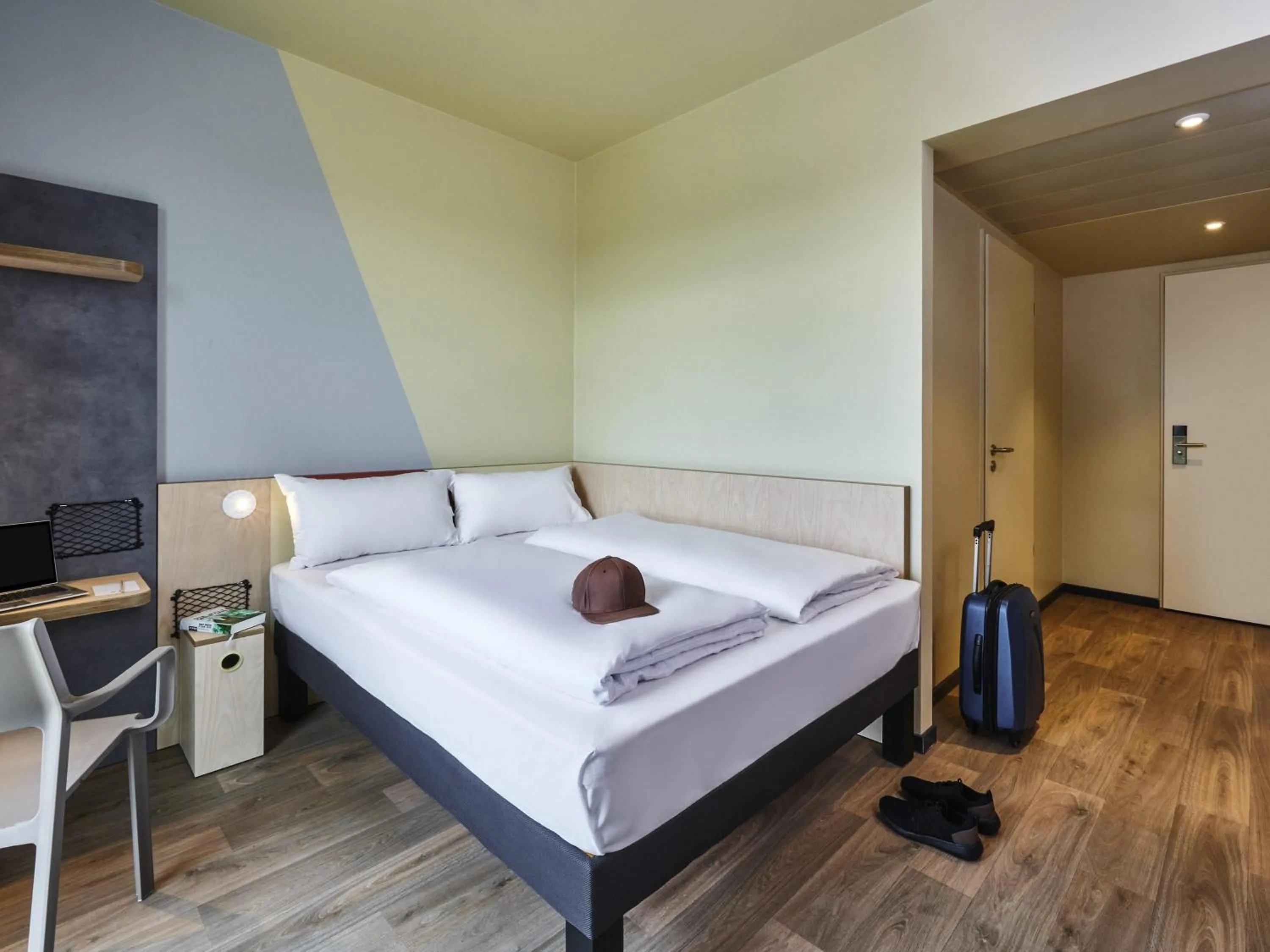 Bedroom, Bed in Ibis Budget Singen