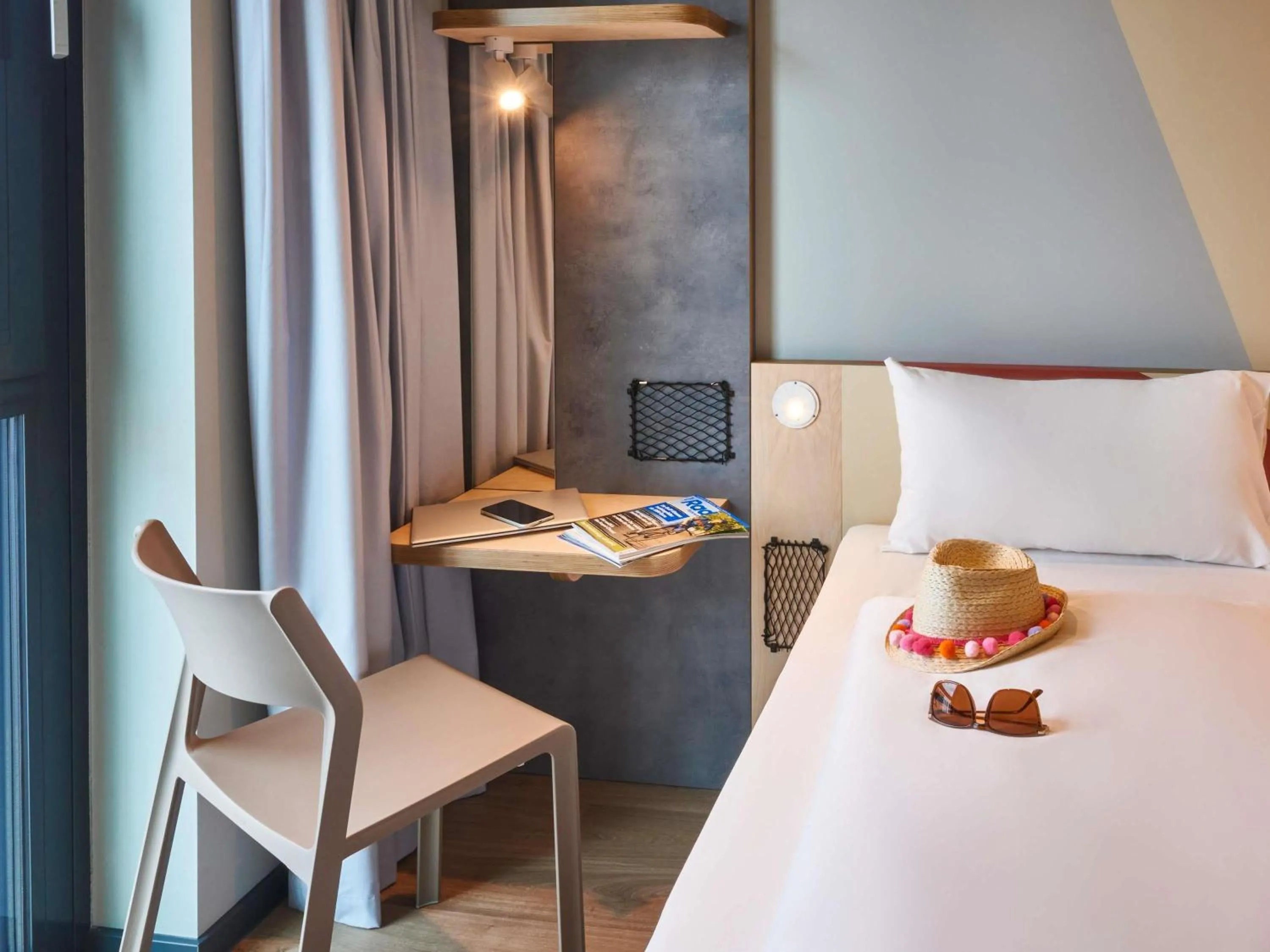 Bedroom, Bed in Ibis Budget Singen