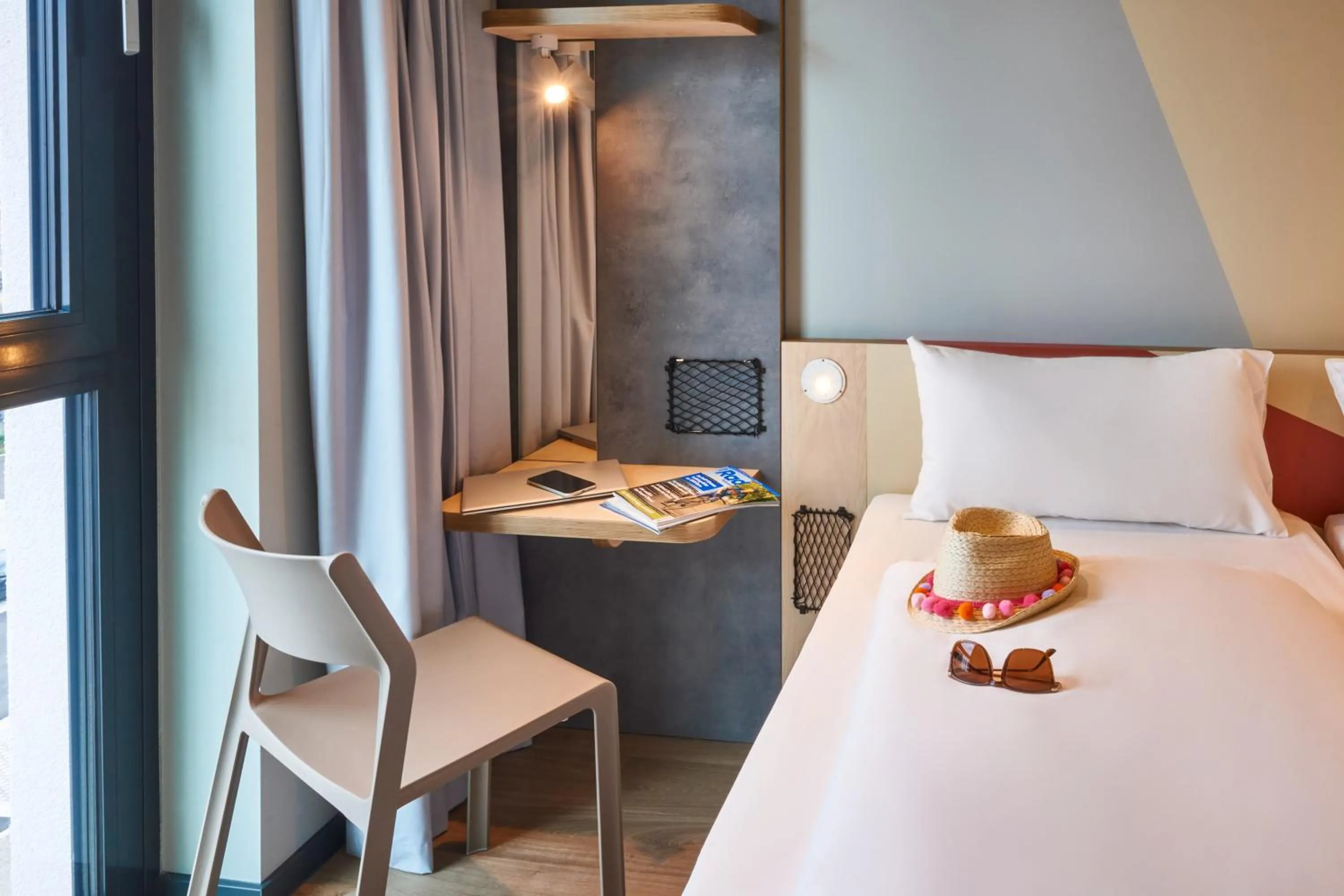 Bedroom, Bed in Ibis Budget Singen