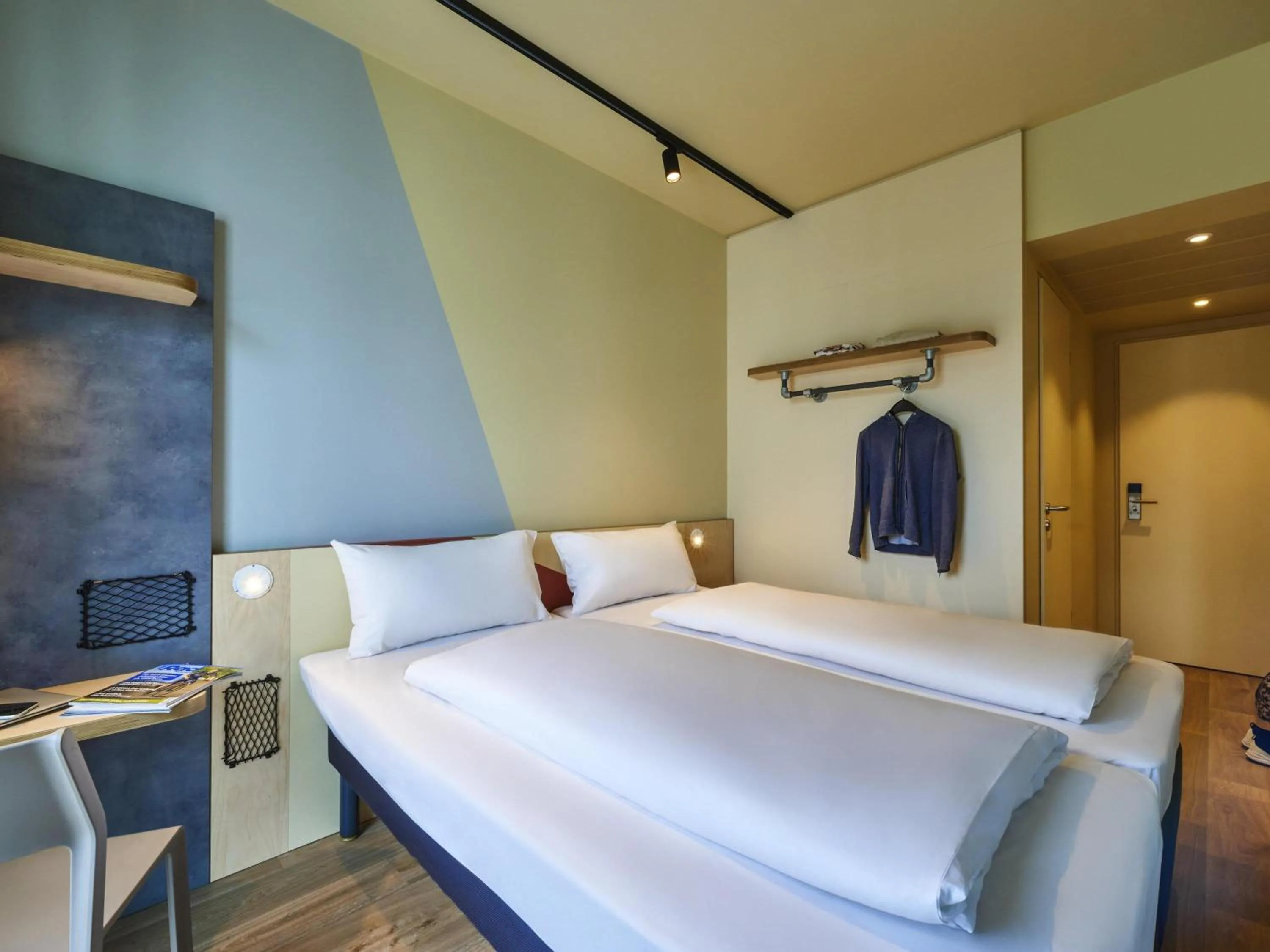 Bedroom, Bed in Ibis Budget Singen