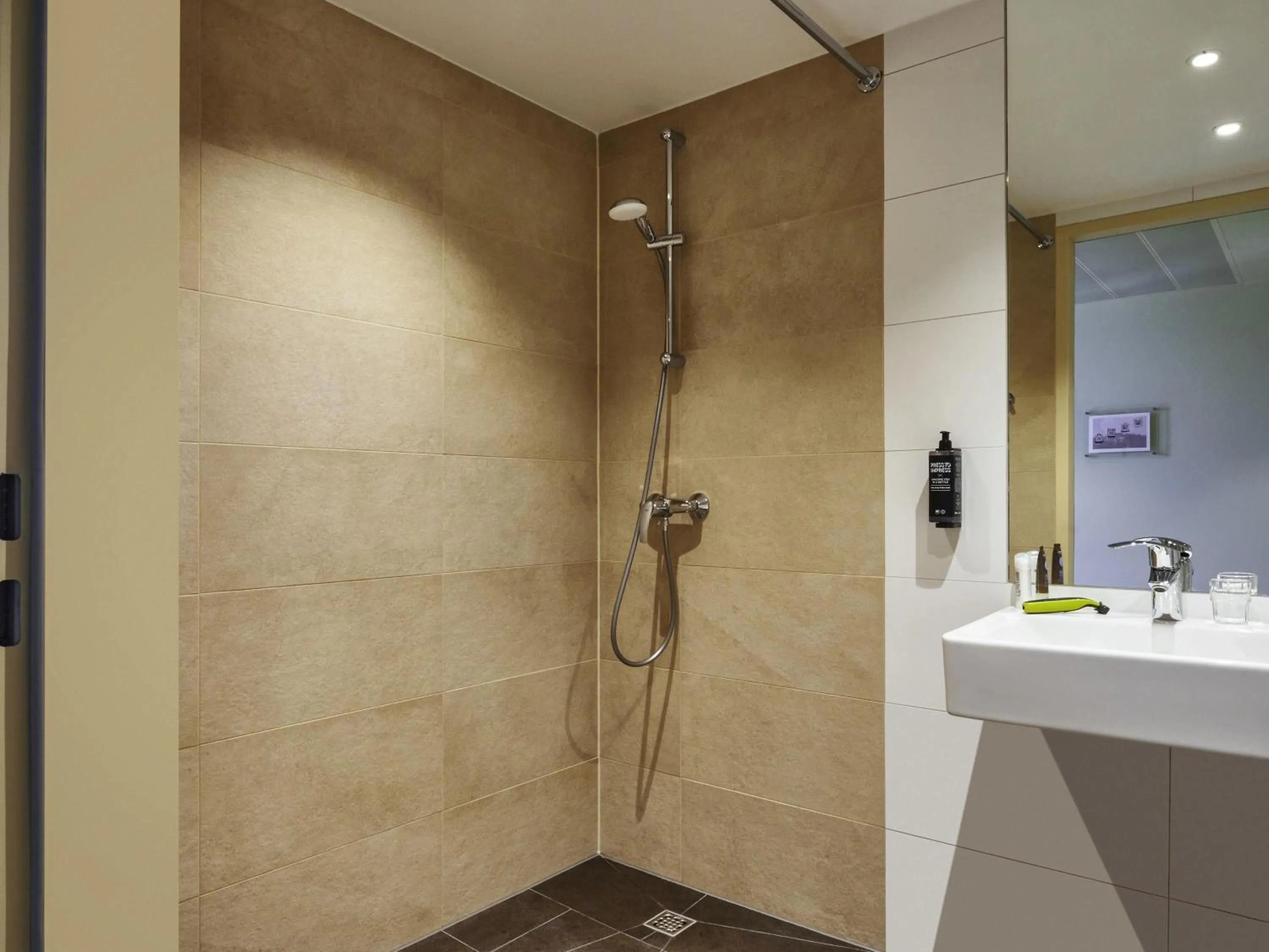 Bedroom in Ibis Budget Singen