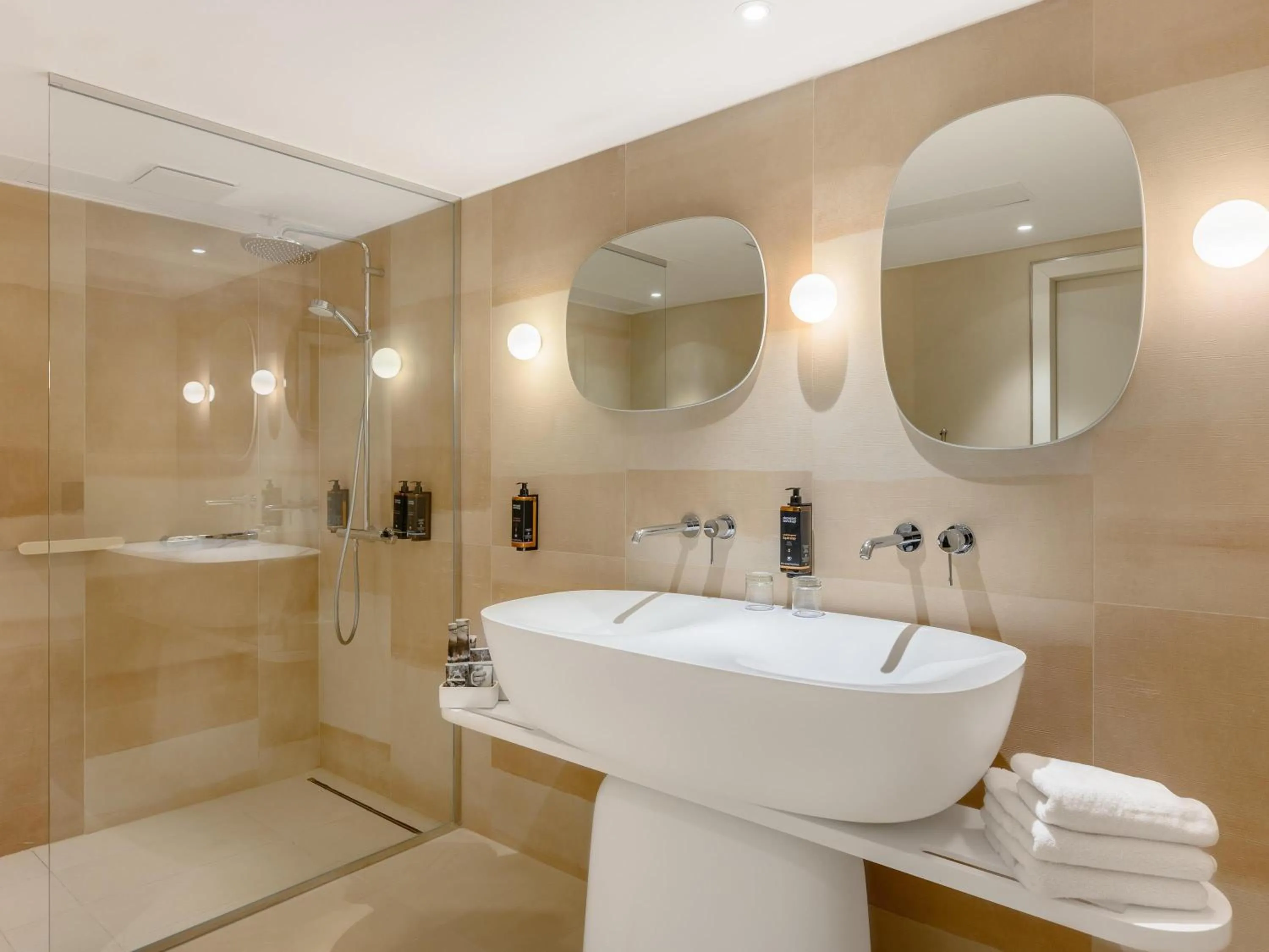 Bedroom in Mercure Debrecen