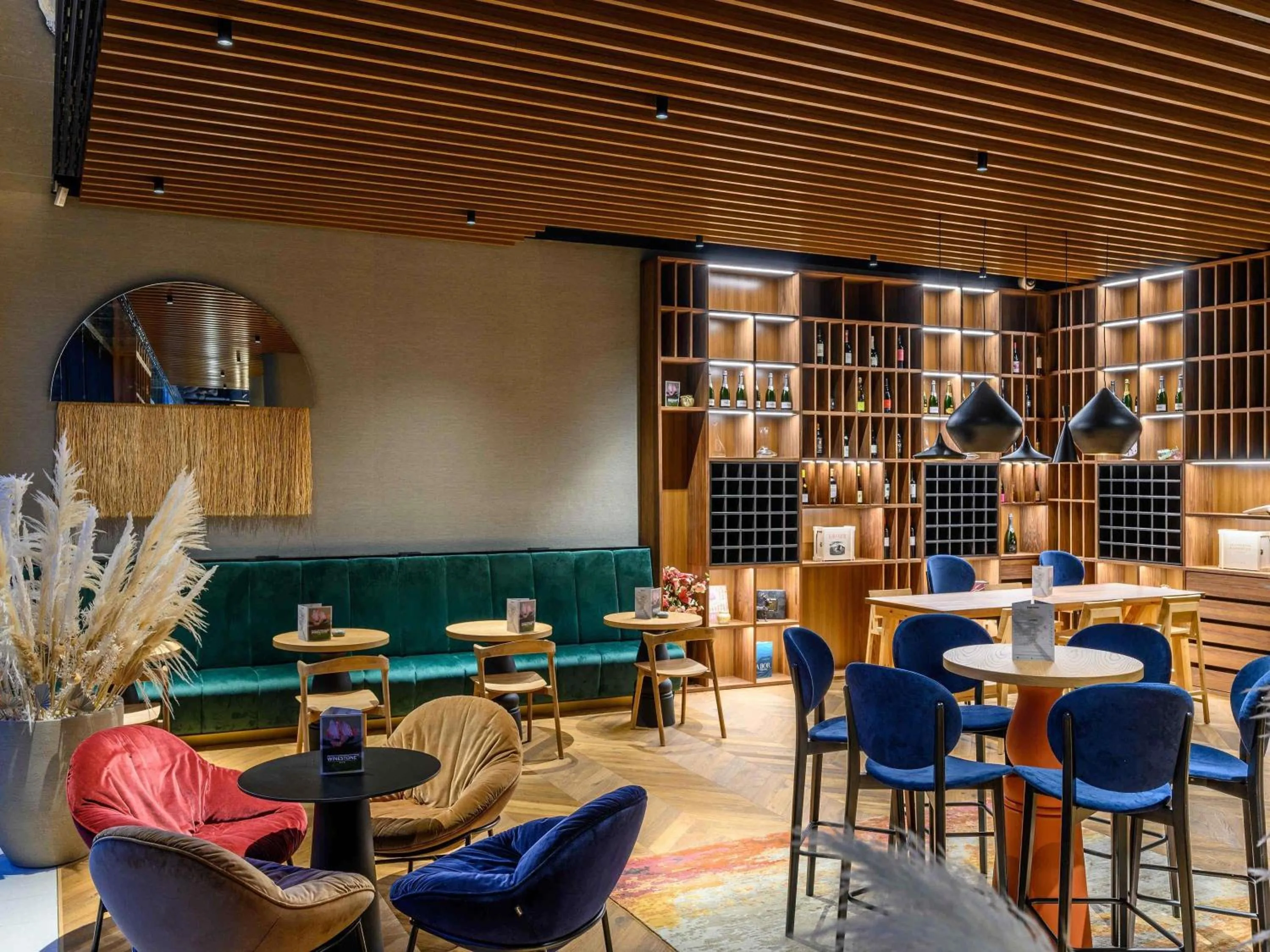 Lounge or bar in Mercure Debrecen