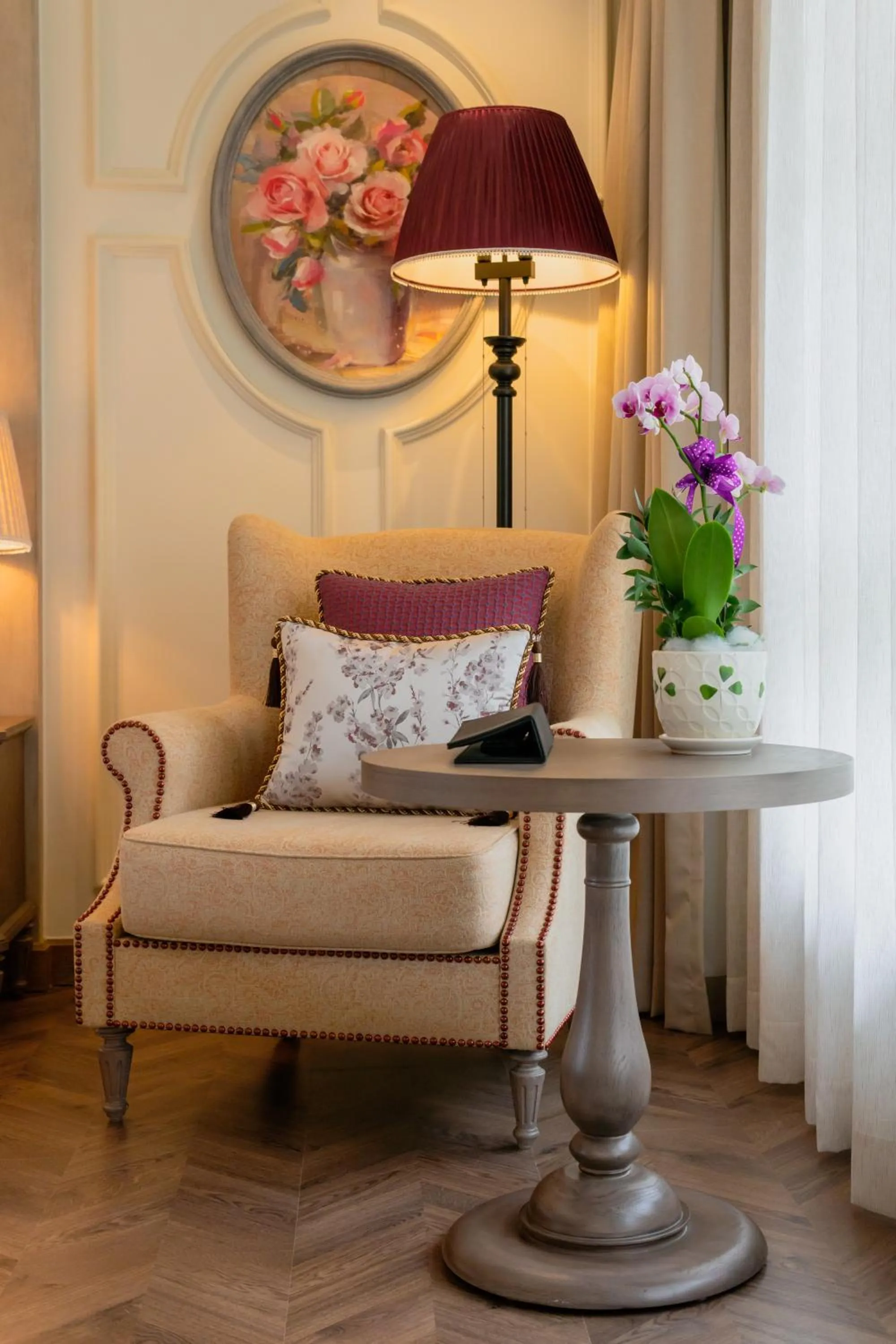 Seating area in Mercure Dalat Resort