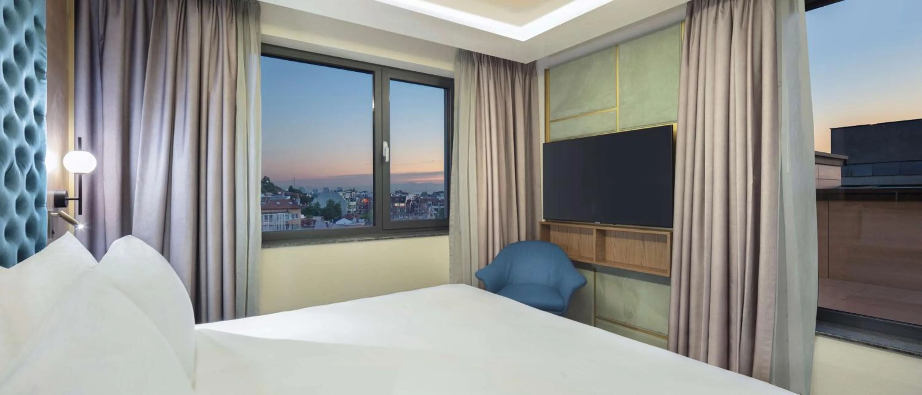 Bed in Doubletree By Hilton Plovdiv Center