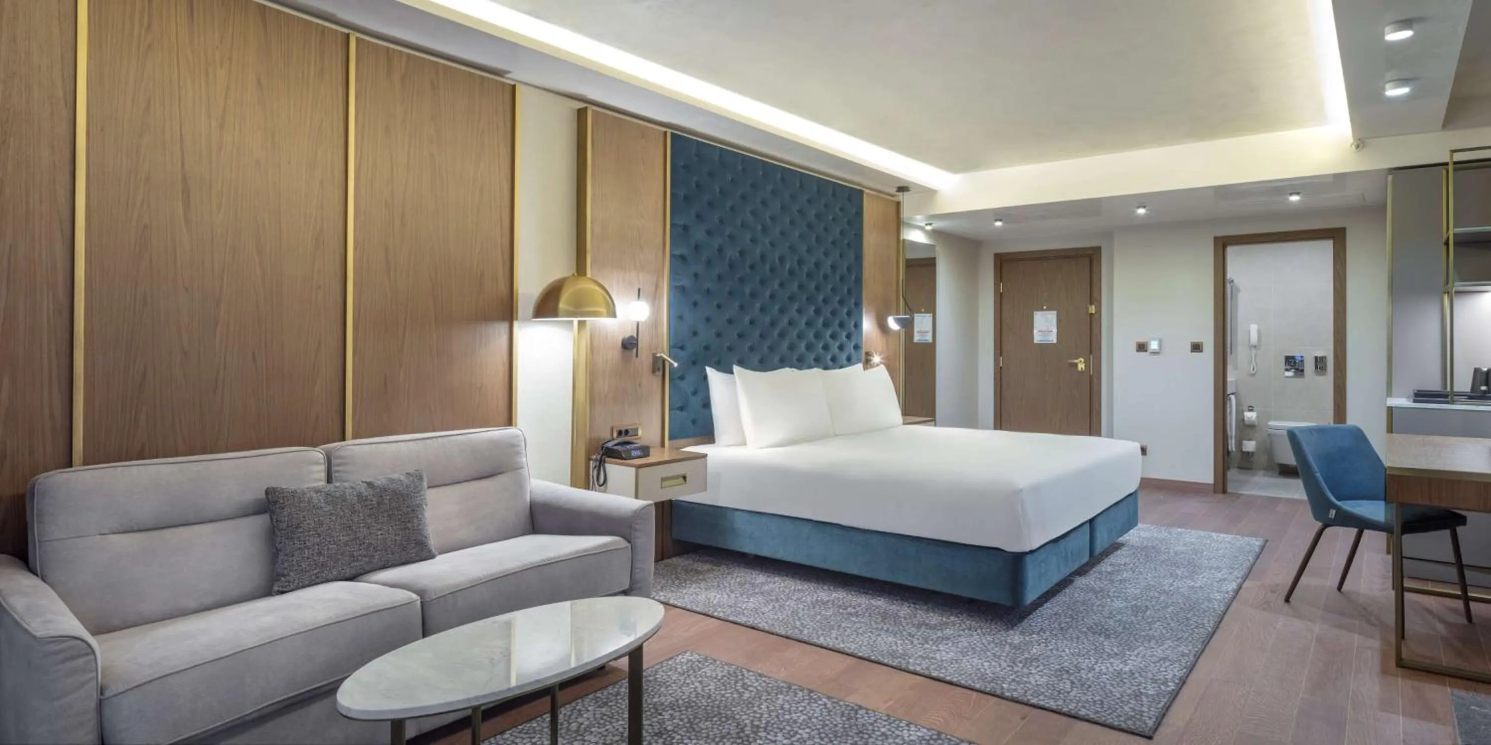 Bedroom, Bed in Doubletree By Hilton Plovdiv Center