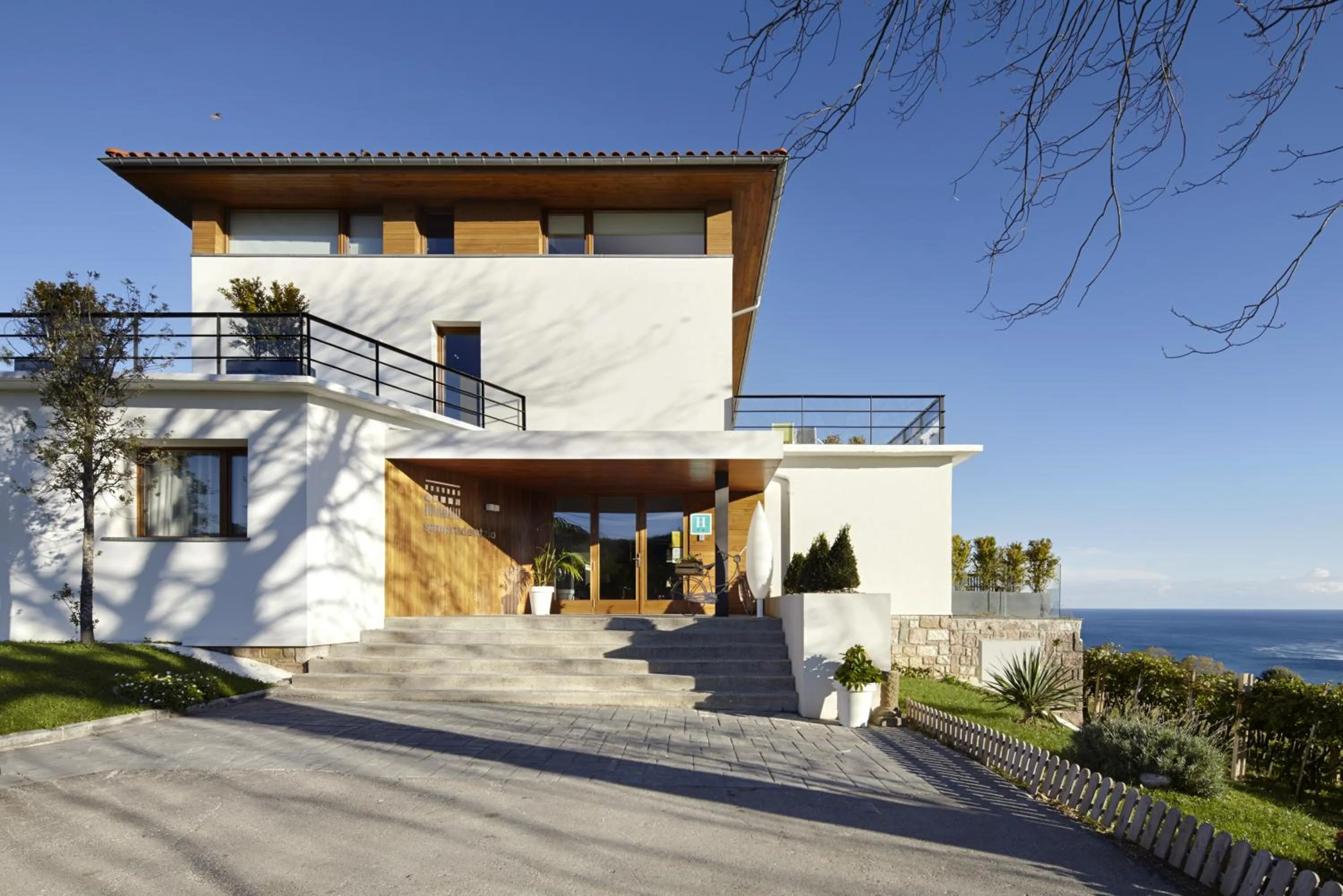 Facade/entrance in Hotel San Prudentzio