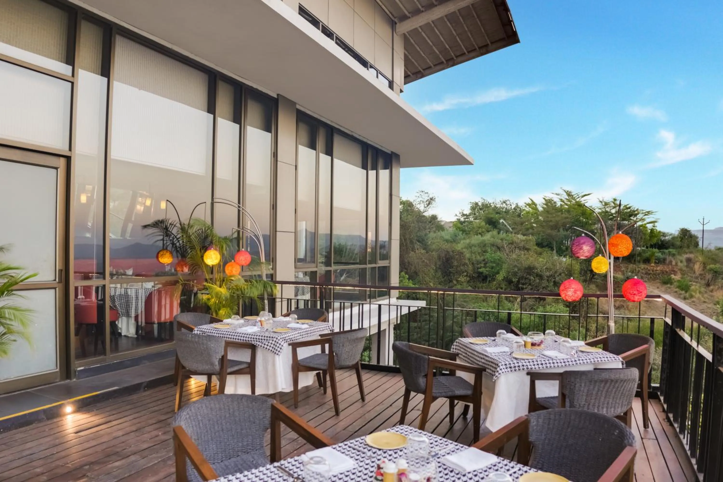 Restaurant/places to eat in Club Mahindra Tungi, Lonavala