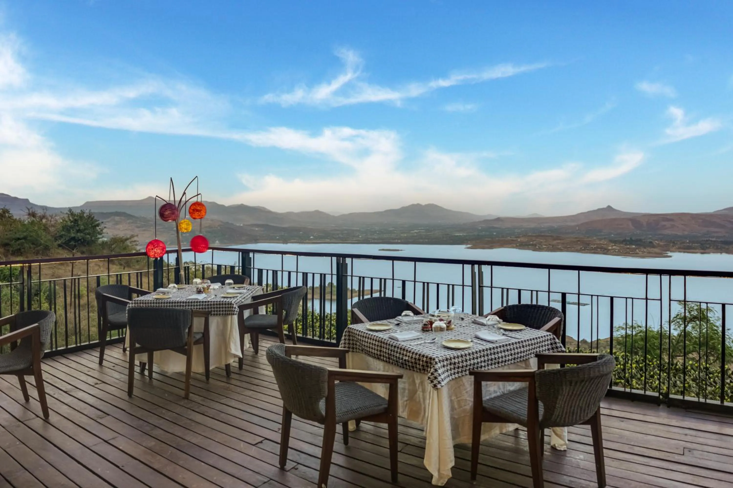 Restaurant/places to eat in Club Mahindra Tungi, Lonavala