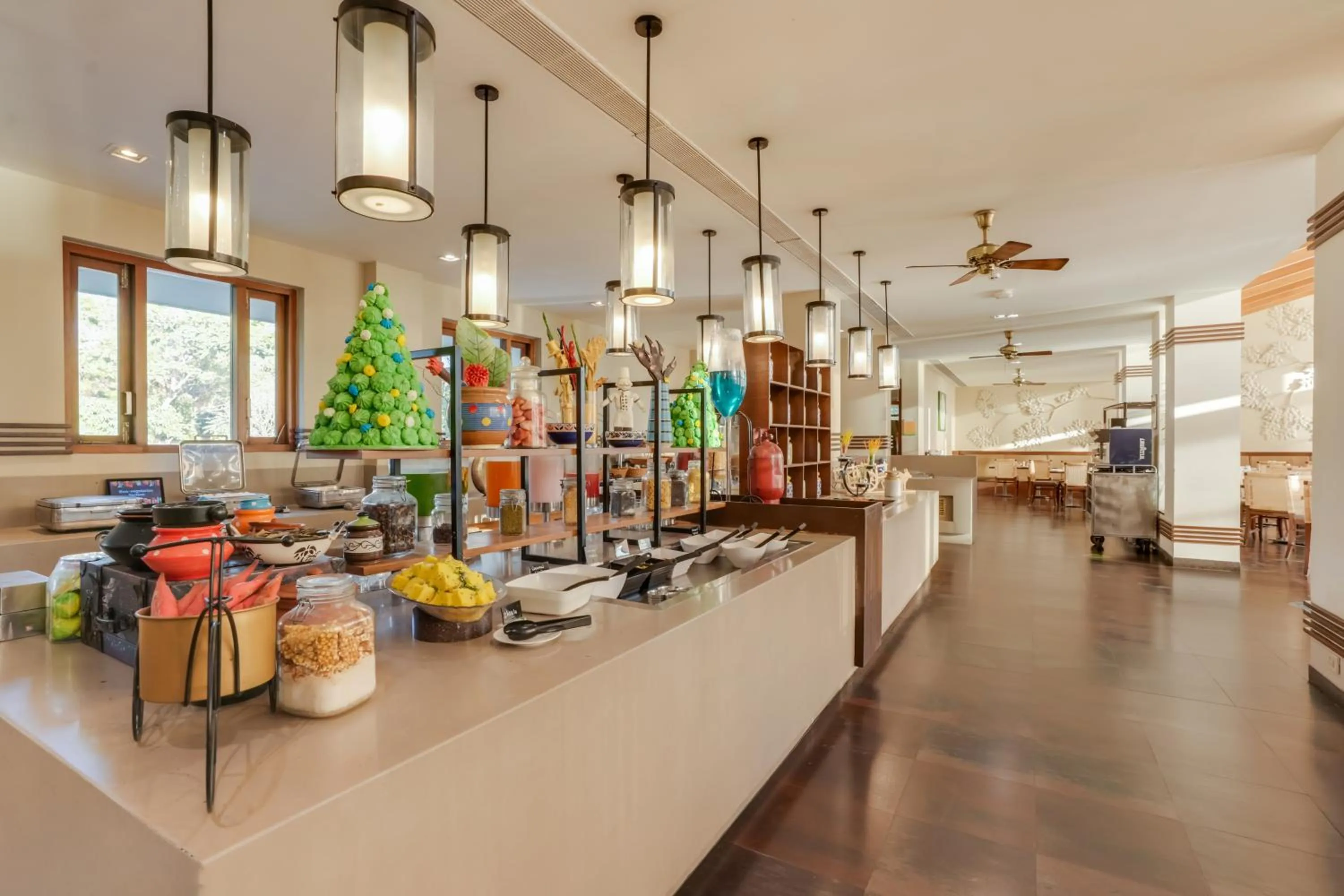 Restaurant/places to eat in Club Mahindra Tungi, Lonavala