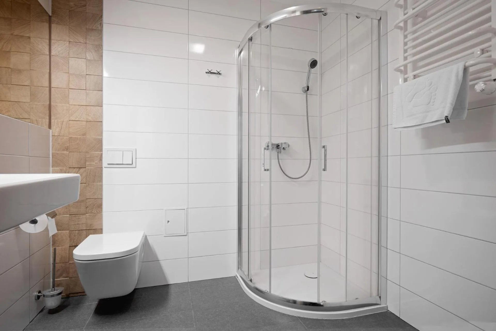 Shower in Holimo Hotel