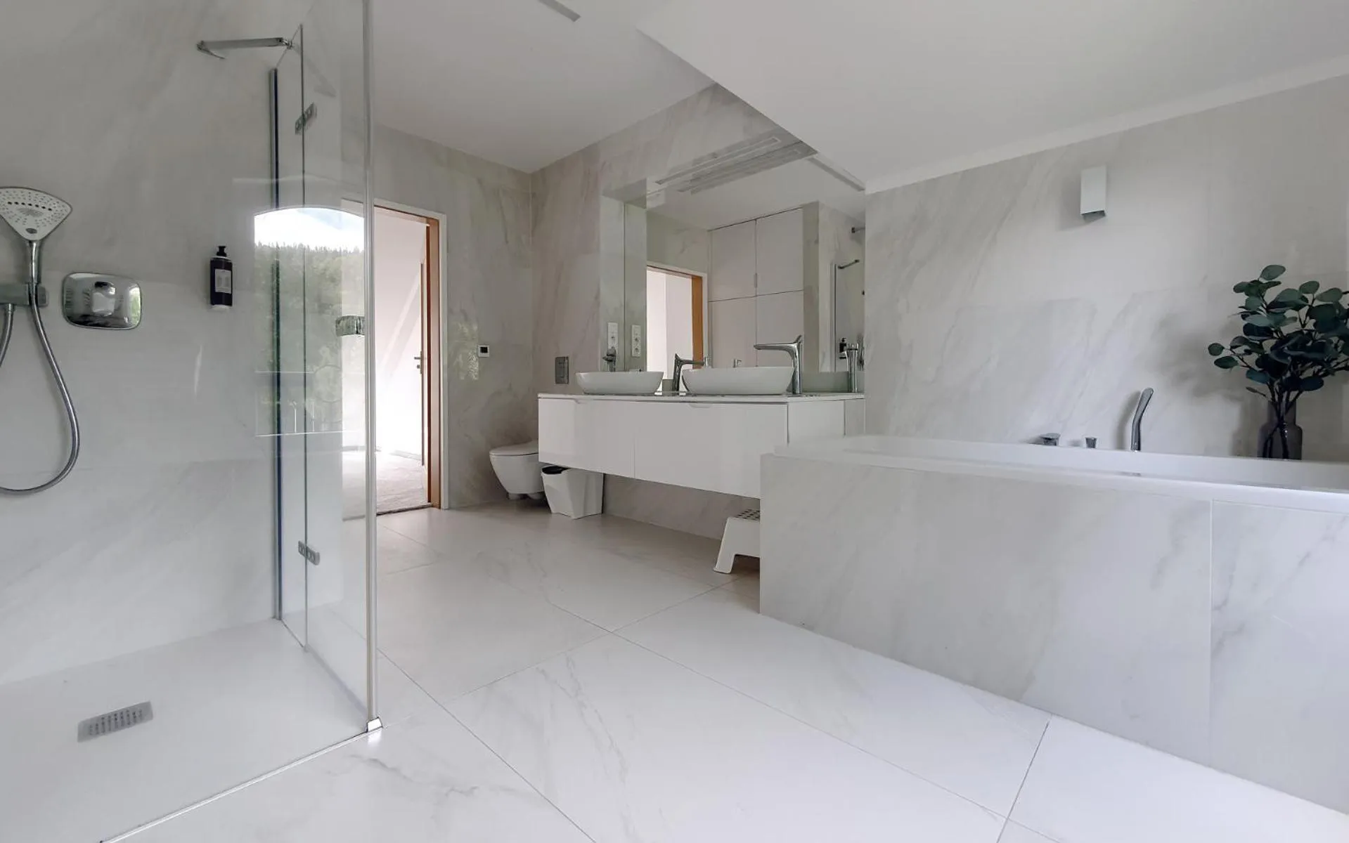 Shower in Holimo Hotel