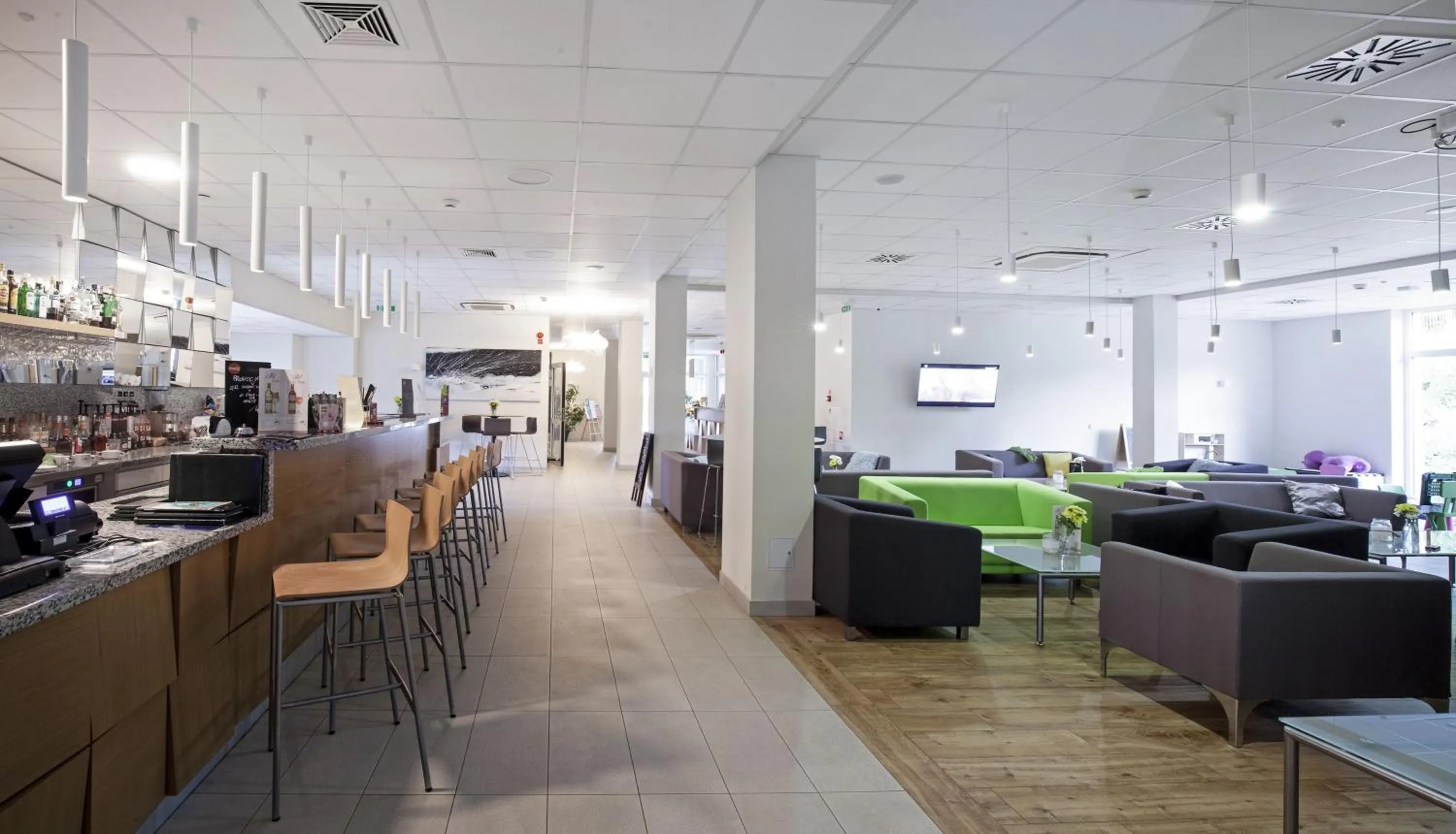 Restaurant/places to eat in Holimo Hotel