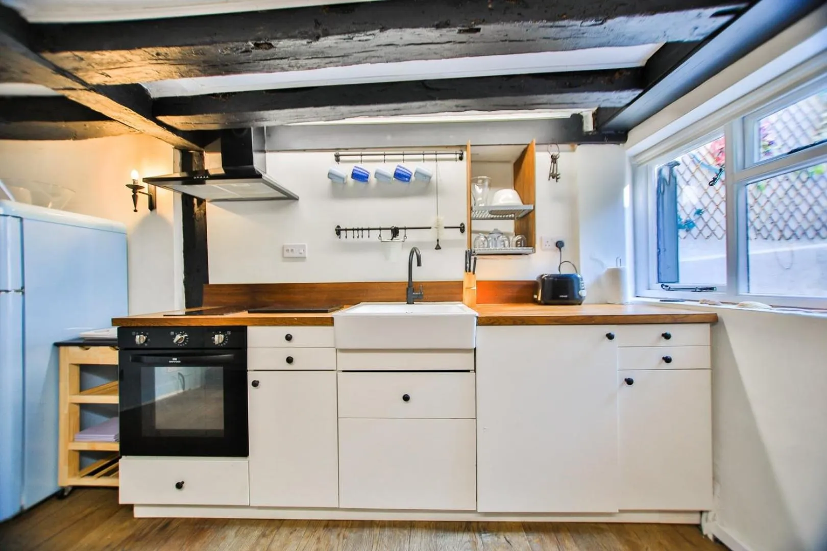 Kitchen or kitchenette in Fishermans Cottage - Hastings