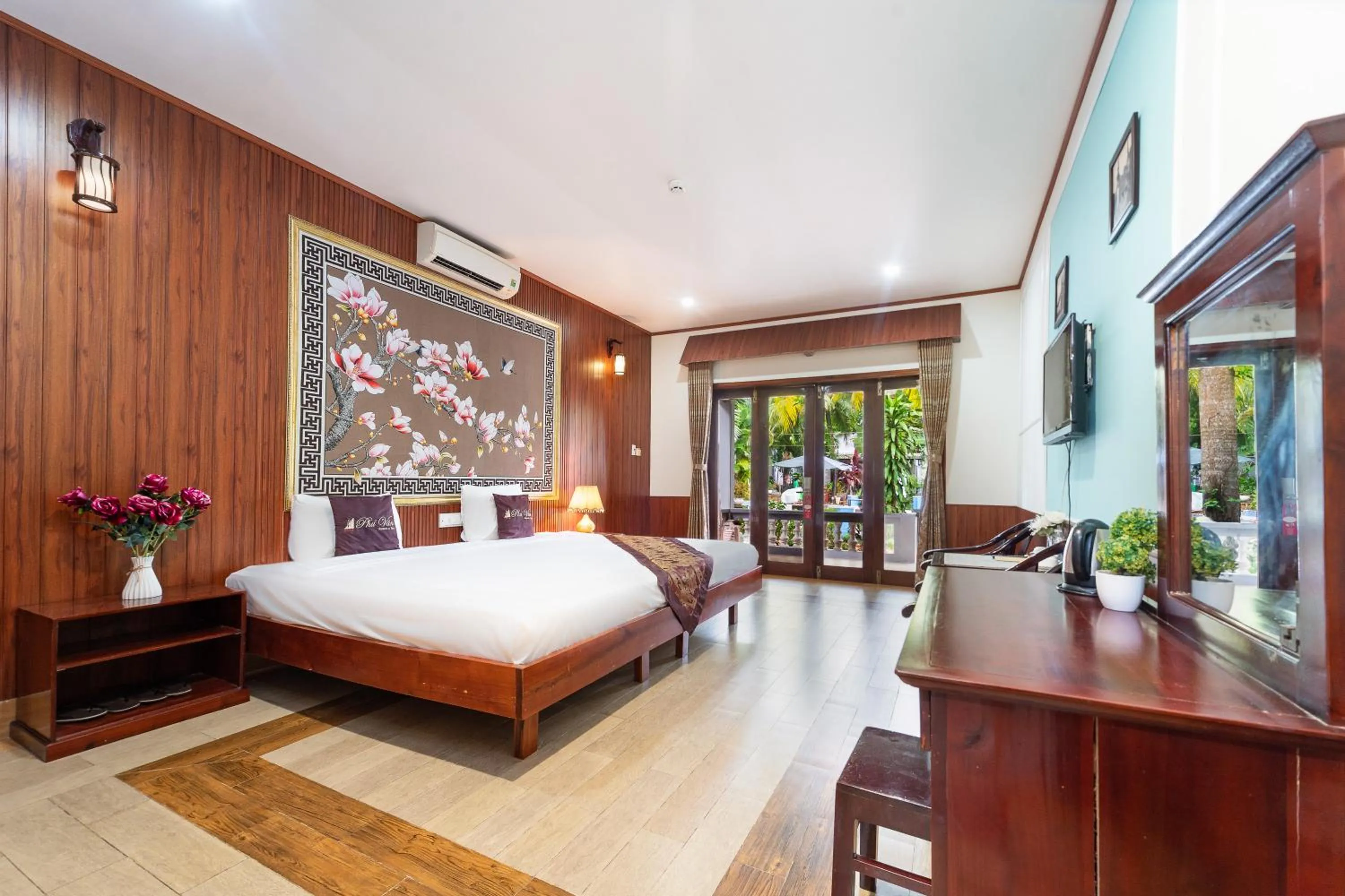 Bed in Phu Van Resort & Spa Phu Quoc