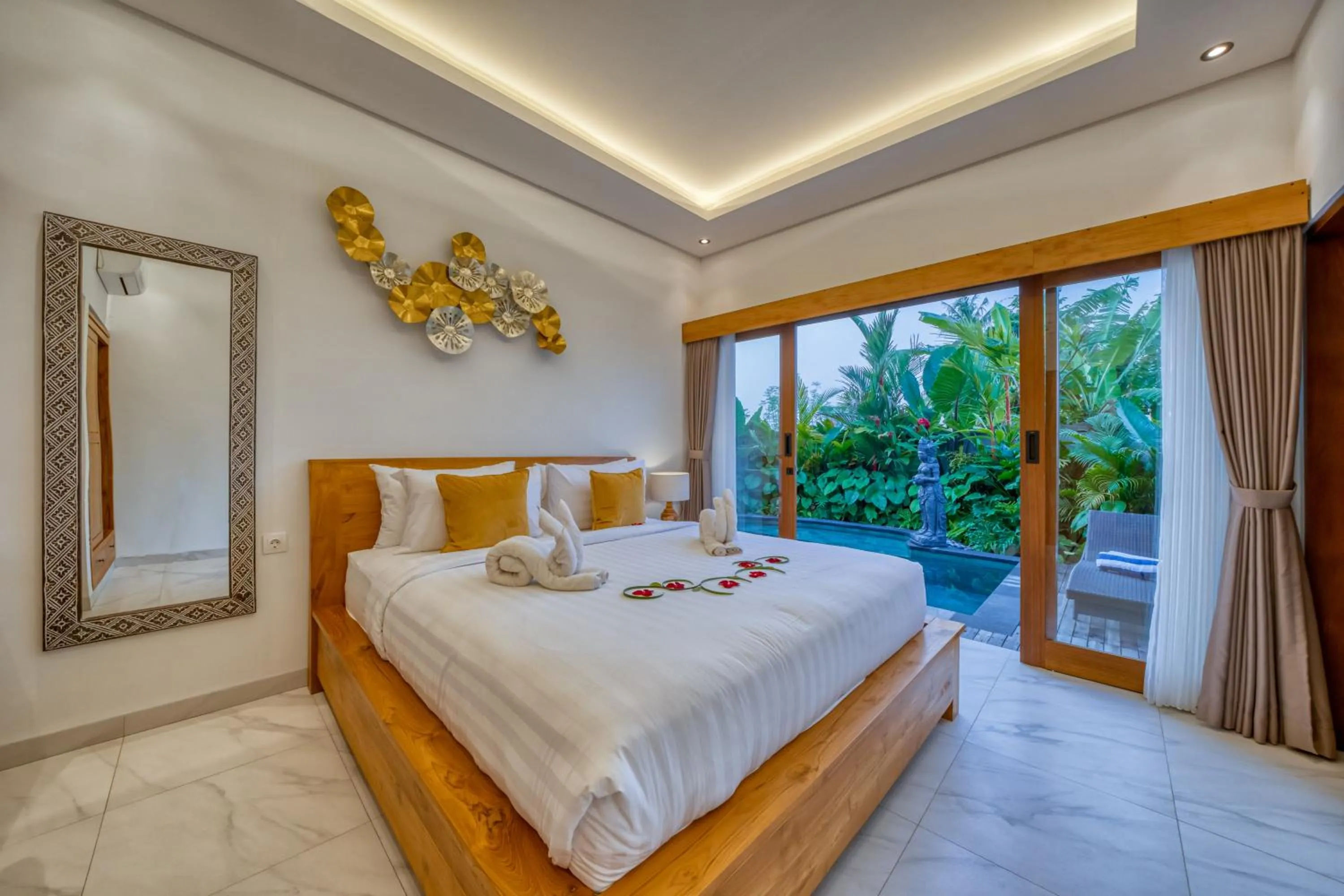 Bed in Villa Mirah Ubud