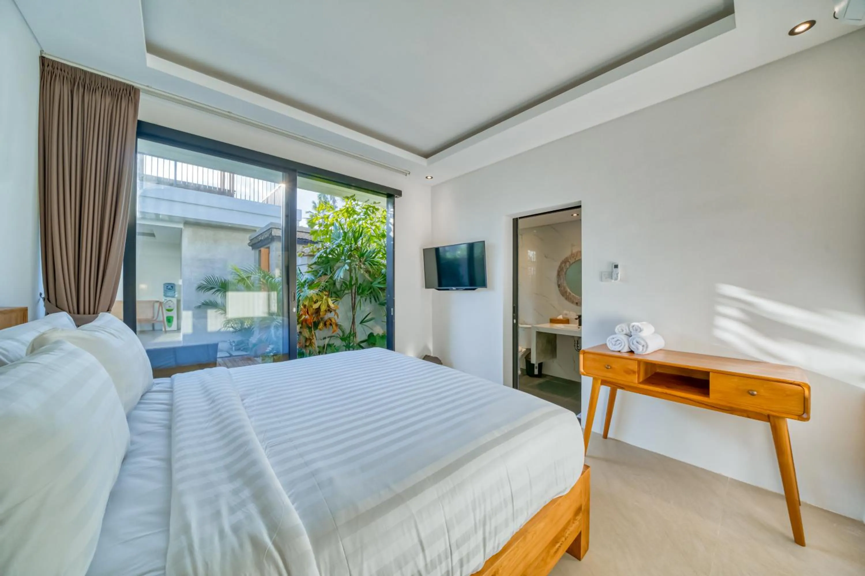 View (from property/room), Bed in Villa Mirah Ubud