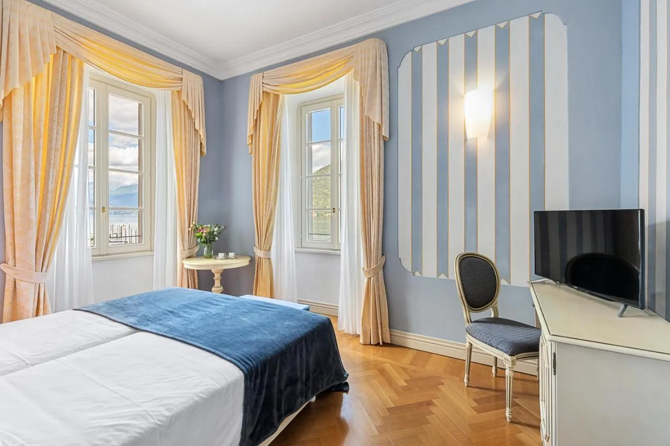 Bed in Hotel Cannobio