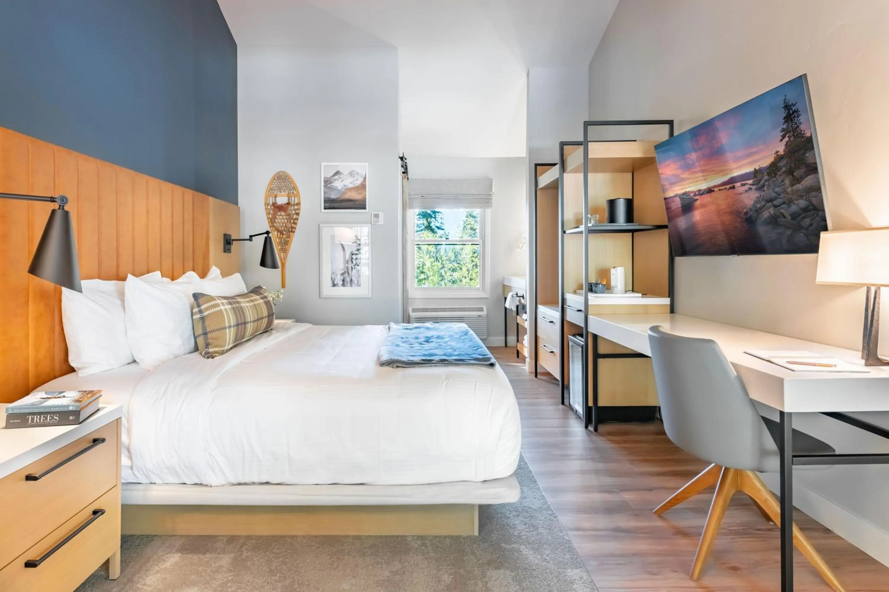 Bed in The Incline Lodge