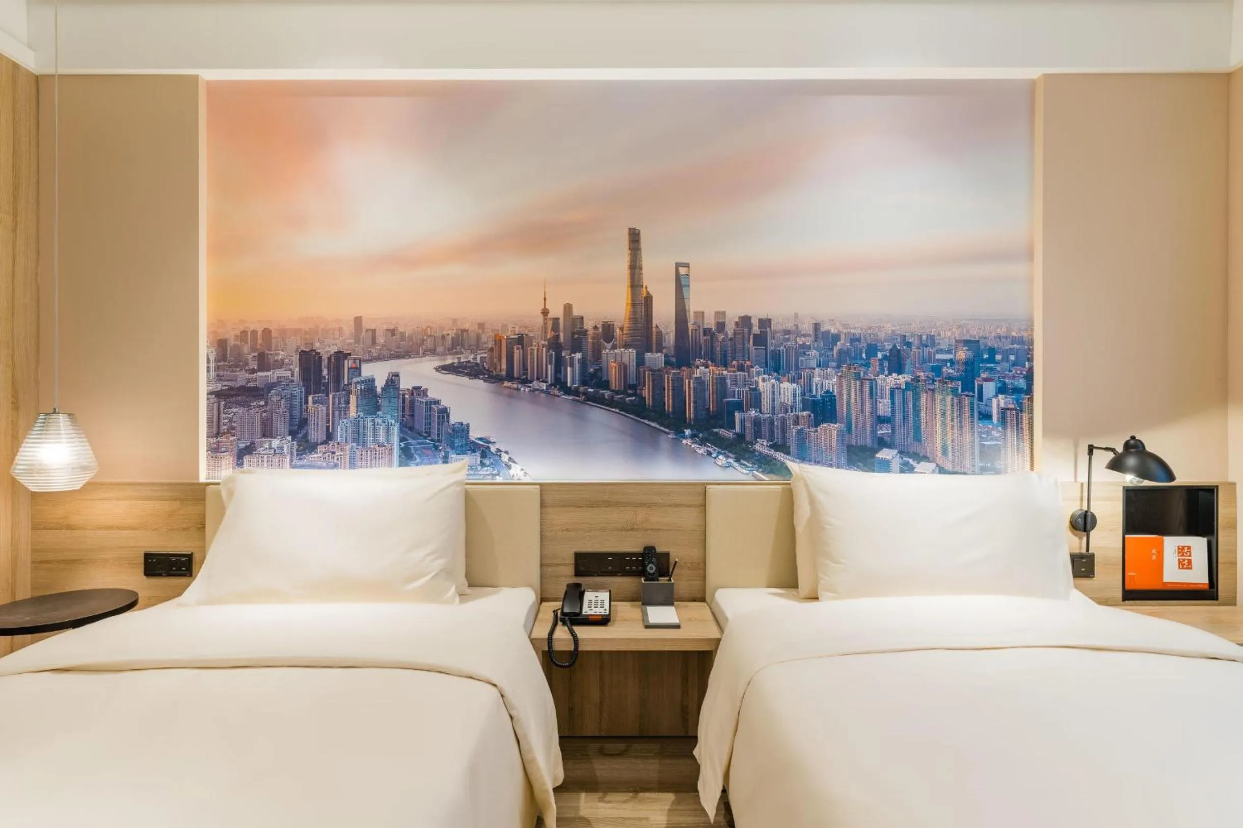 Photo of the whole room, Bed in Atour Hotel Shanghai The Old Bund Pier