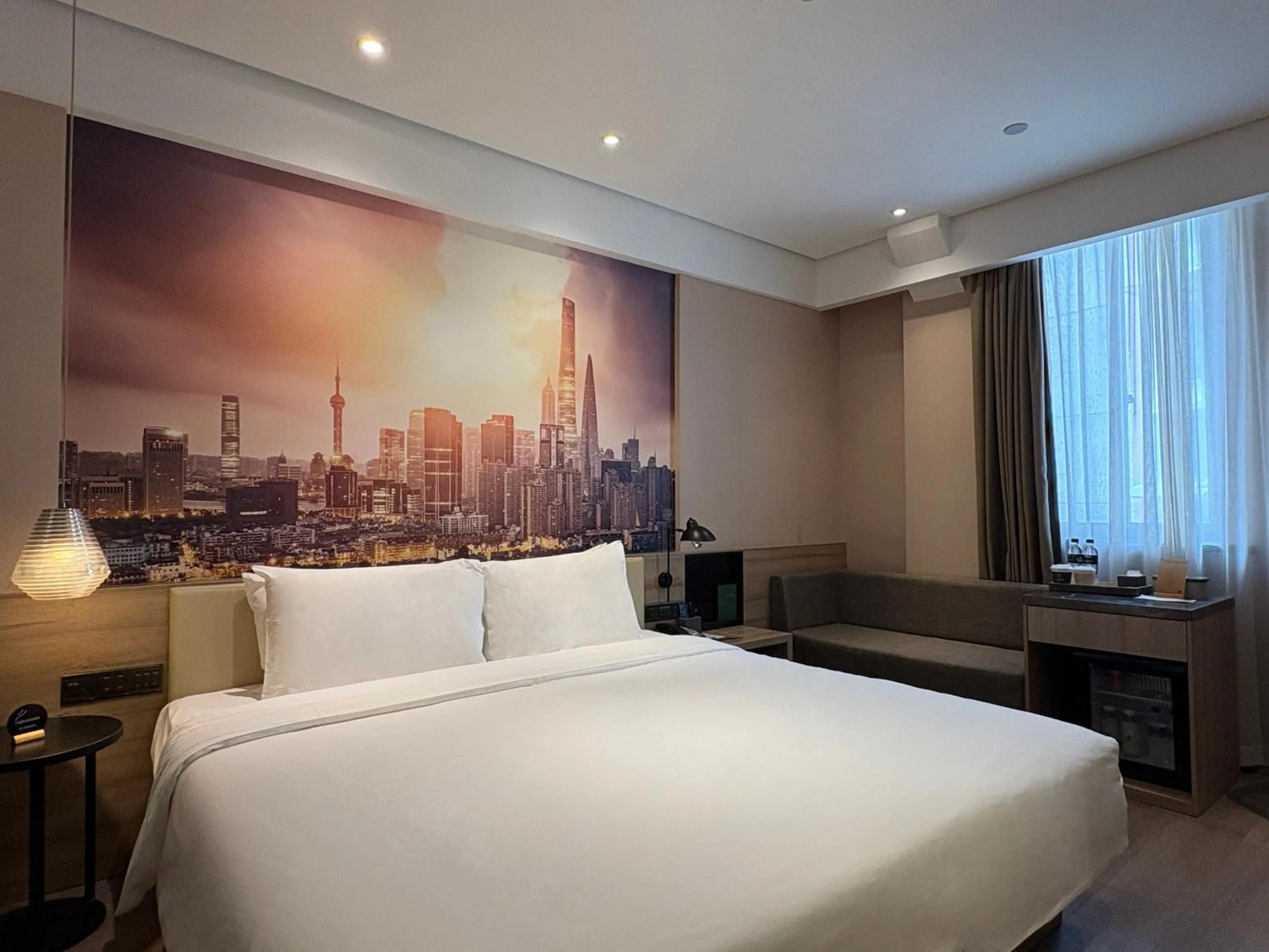 Photo of the whole room, Bed in Atour Hotel Shanghai The Old Bund Pier
