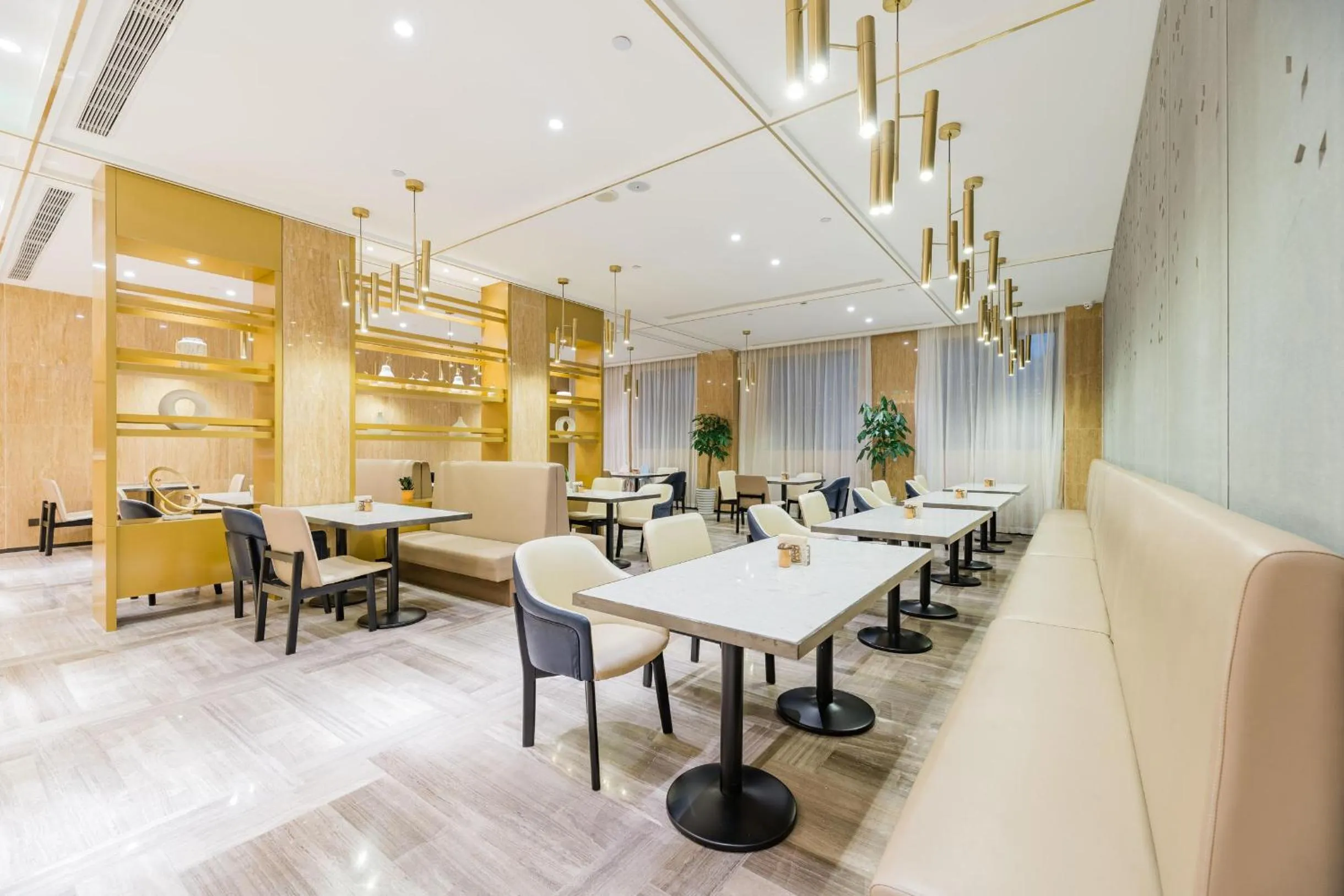 Restaurant/places to eat in Atour Hotel Shanghai The Old Bund Pier