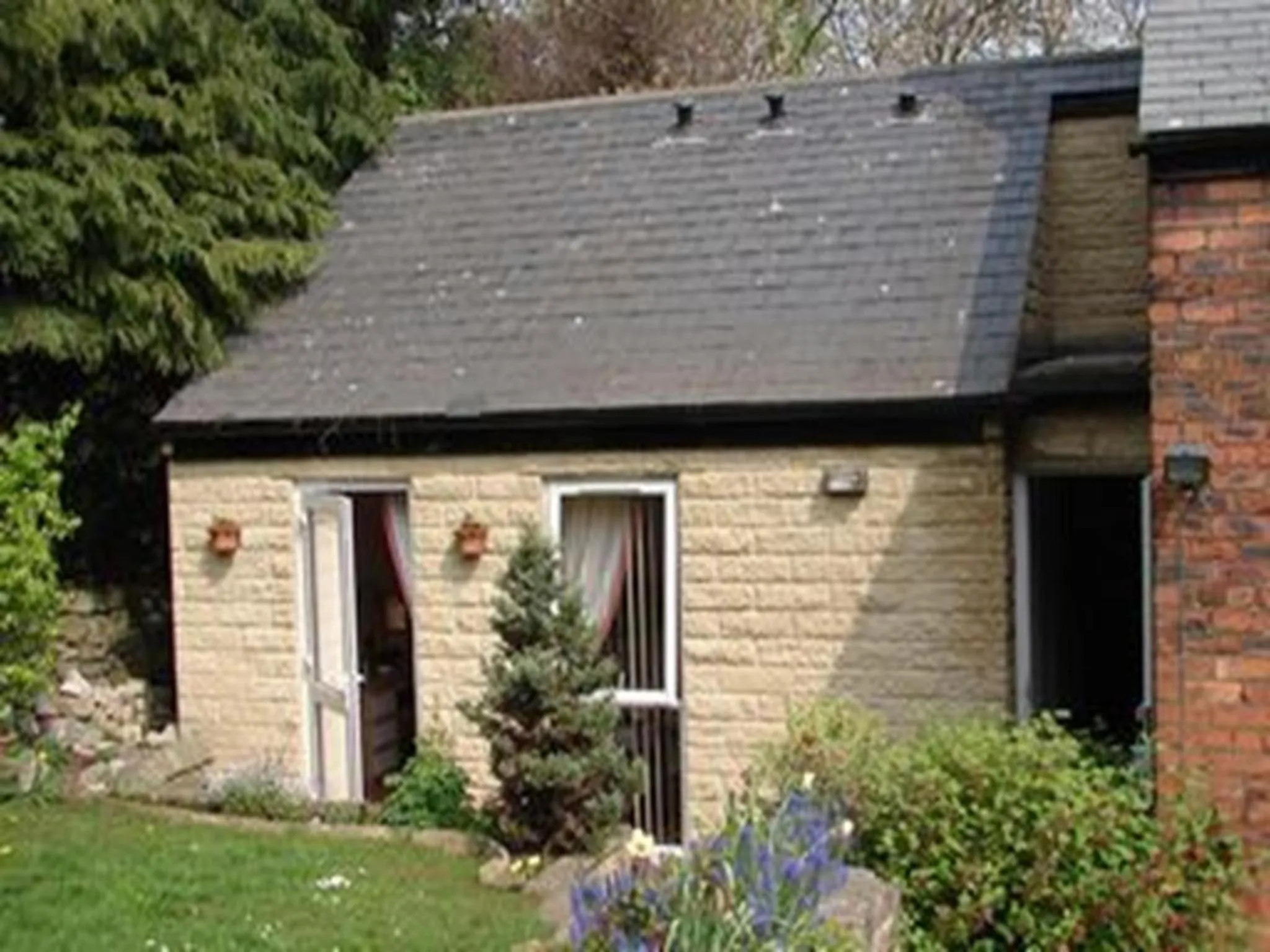 Property building in Ellen House Bed and Breakfast