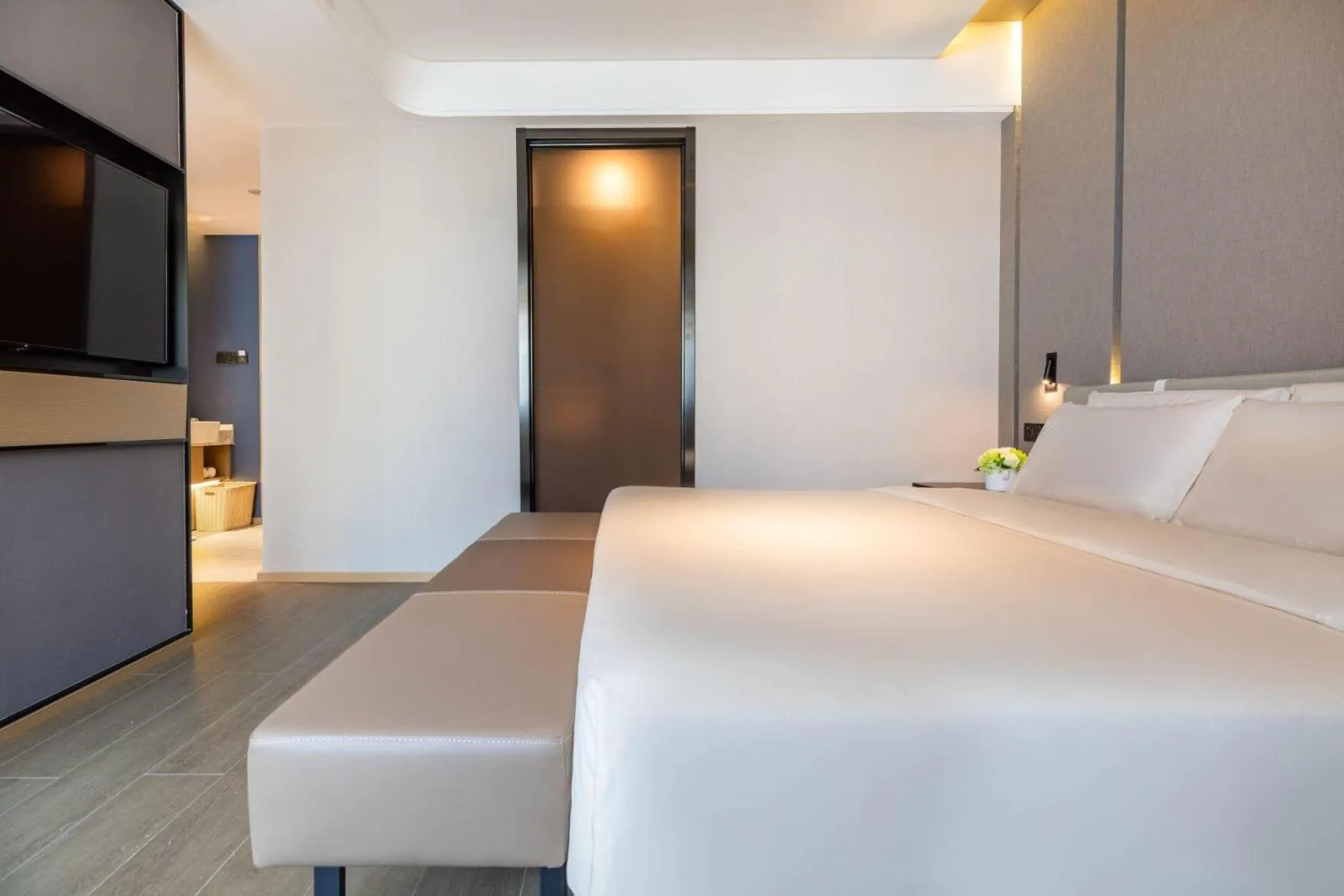 Bed in Atour Hotel Huangshan Tunxi Old Street Xin an River